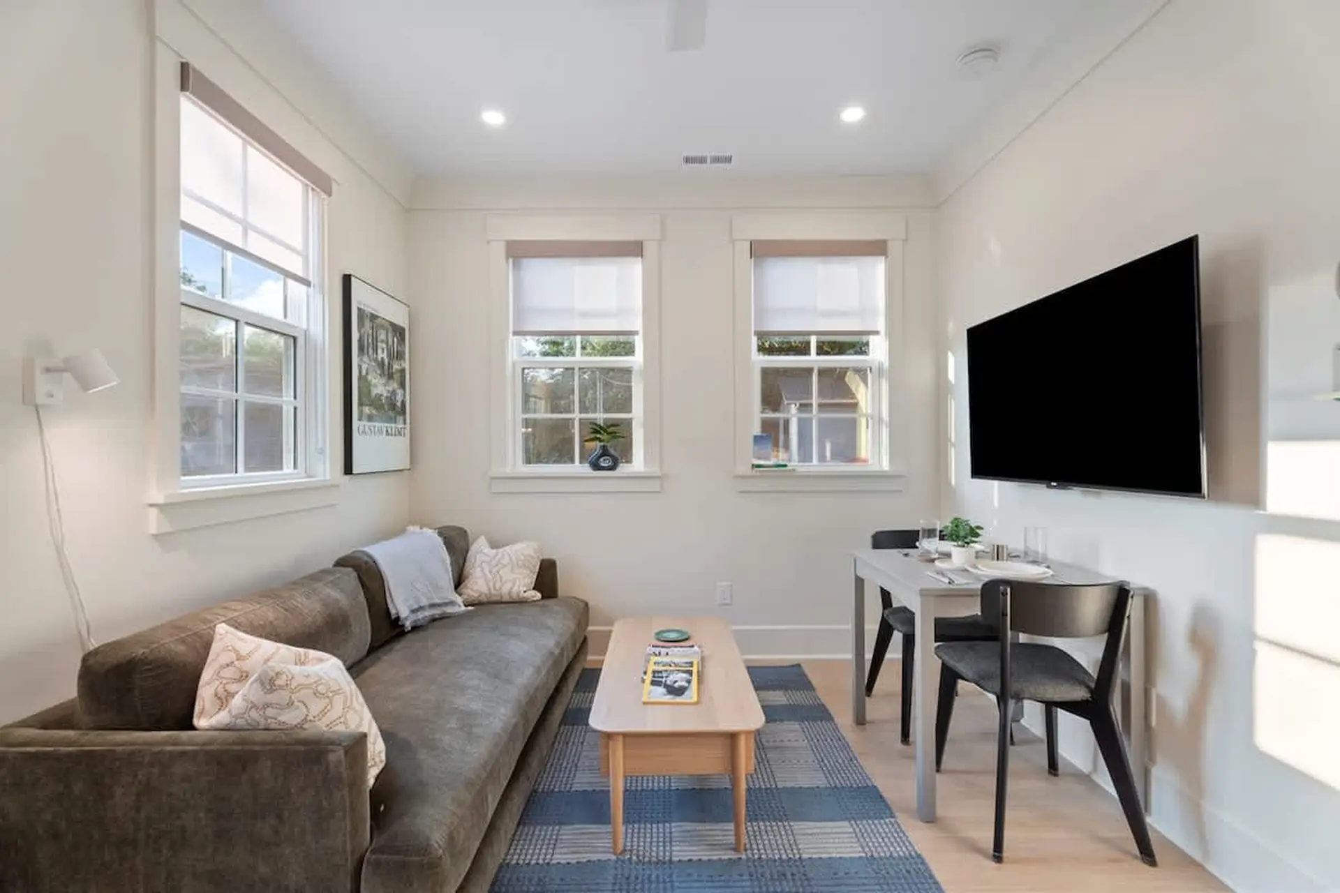 Comfy 1BR Retreat Near DPAC & Bulls Stadium