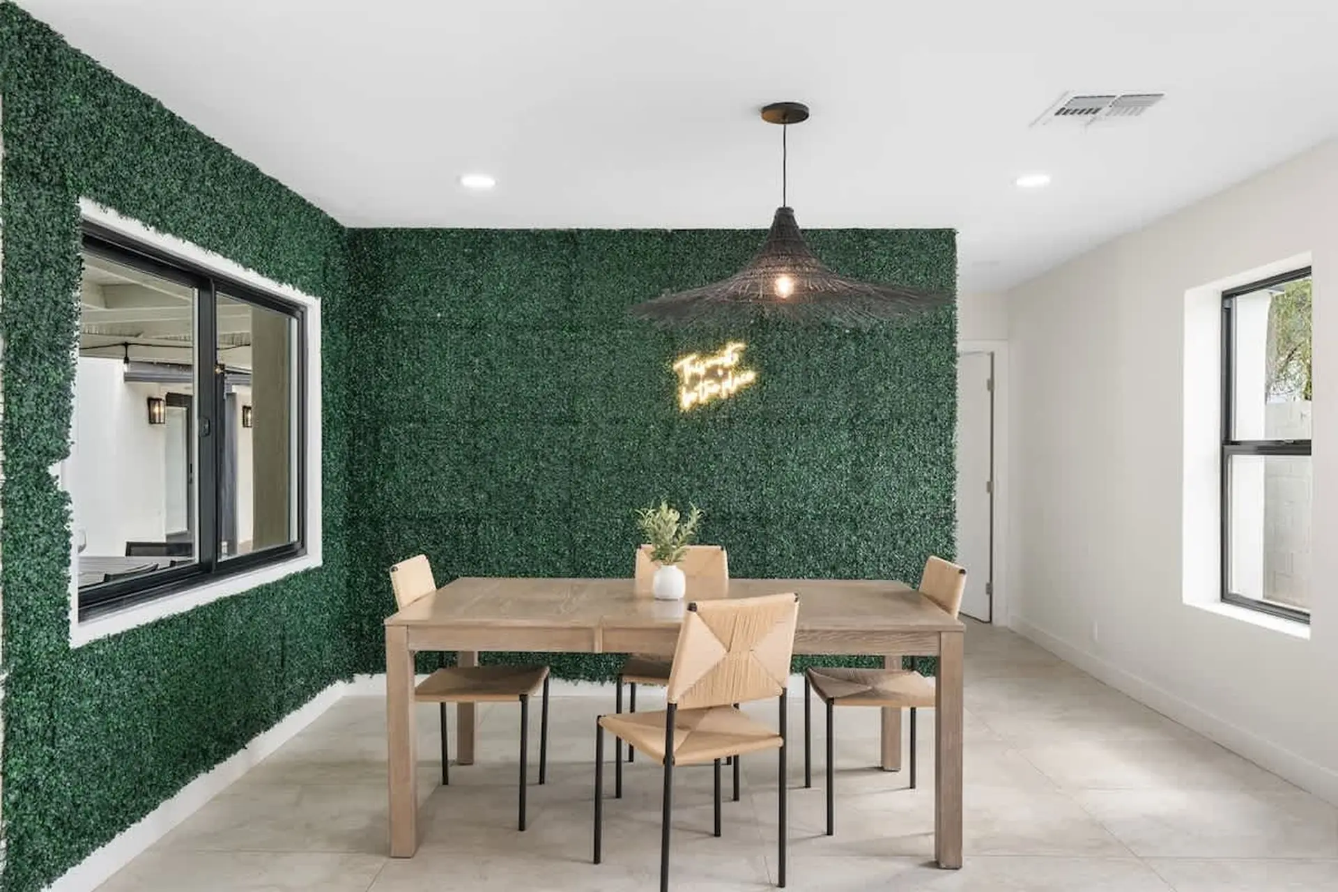 Sleeps 8 | Pool | Centrally Located Oasis