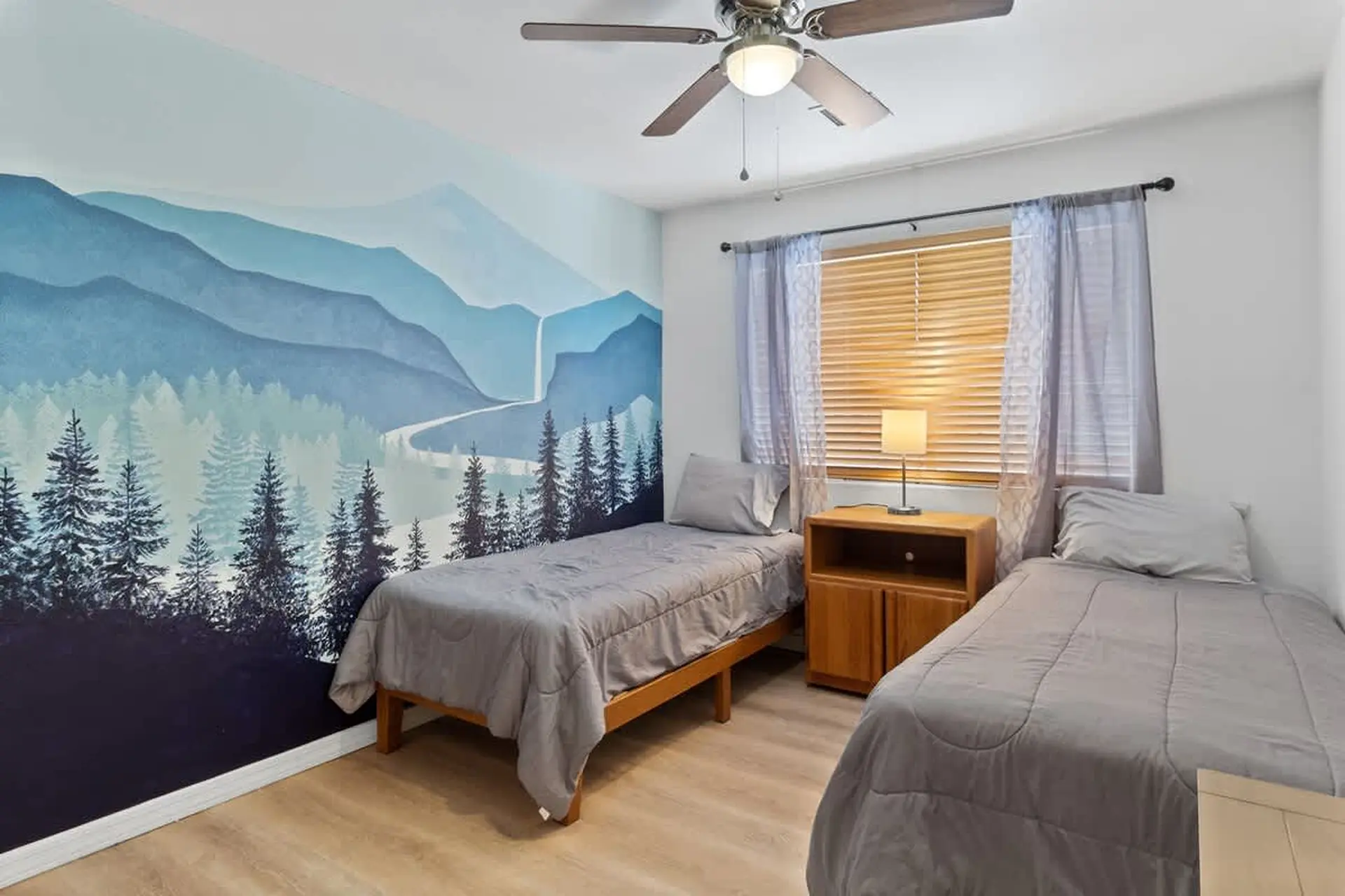 5-BR Home w/ Deck | Big Backyard | Sleeps 14