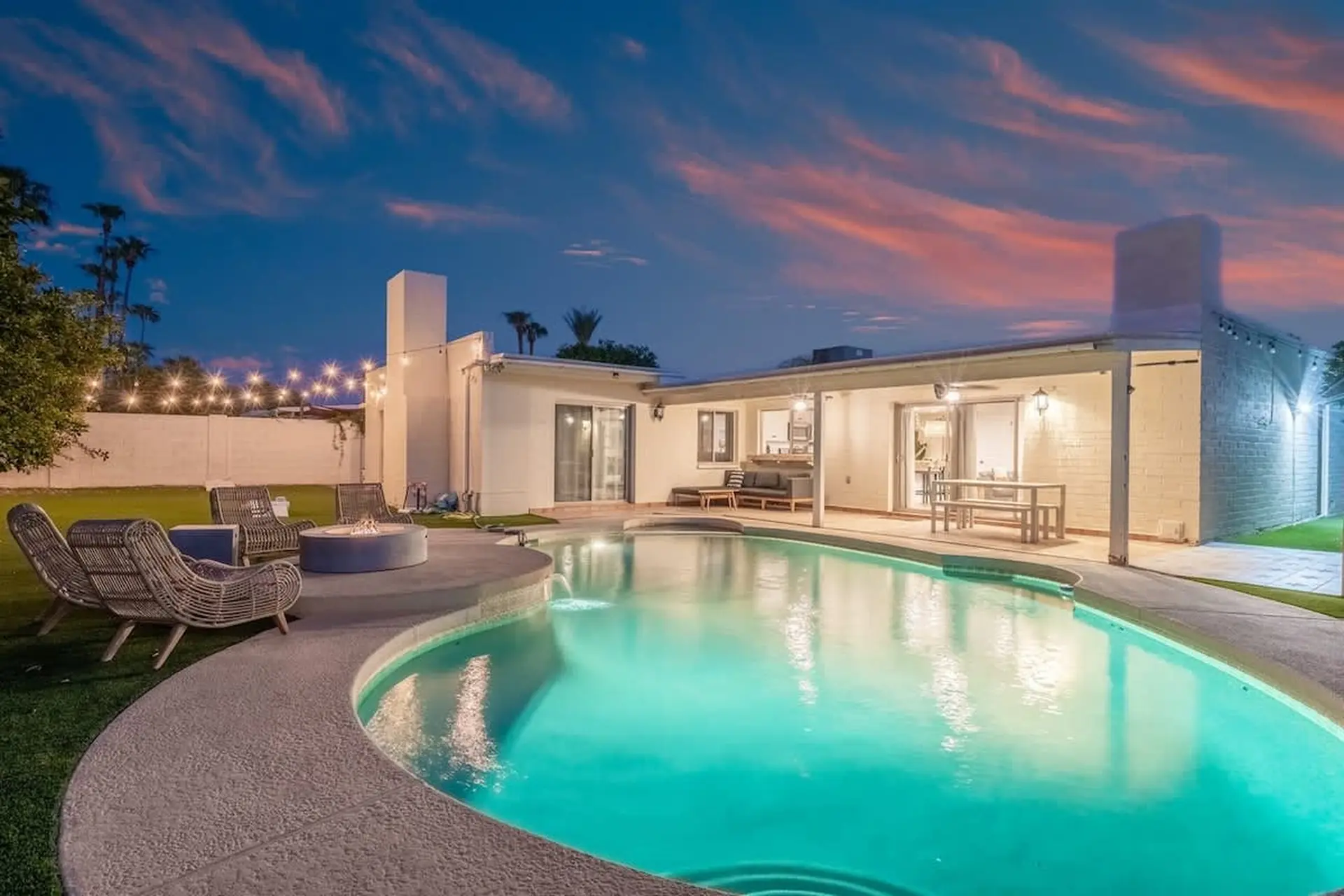Heated Pool | Mini Putt| Large Backyard | Oasis