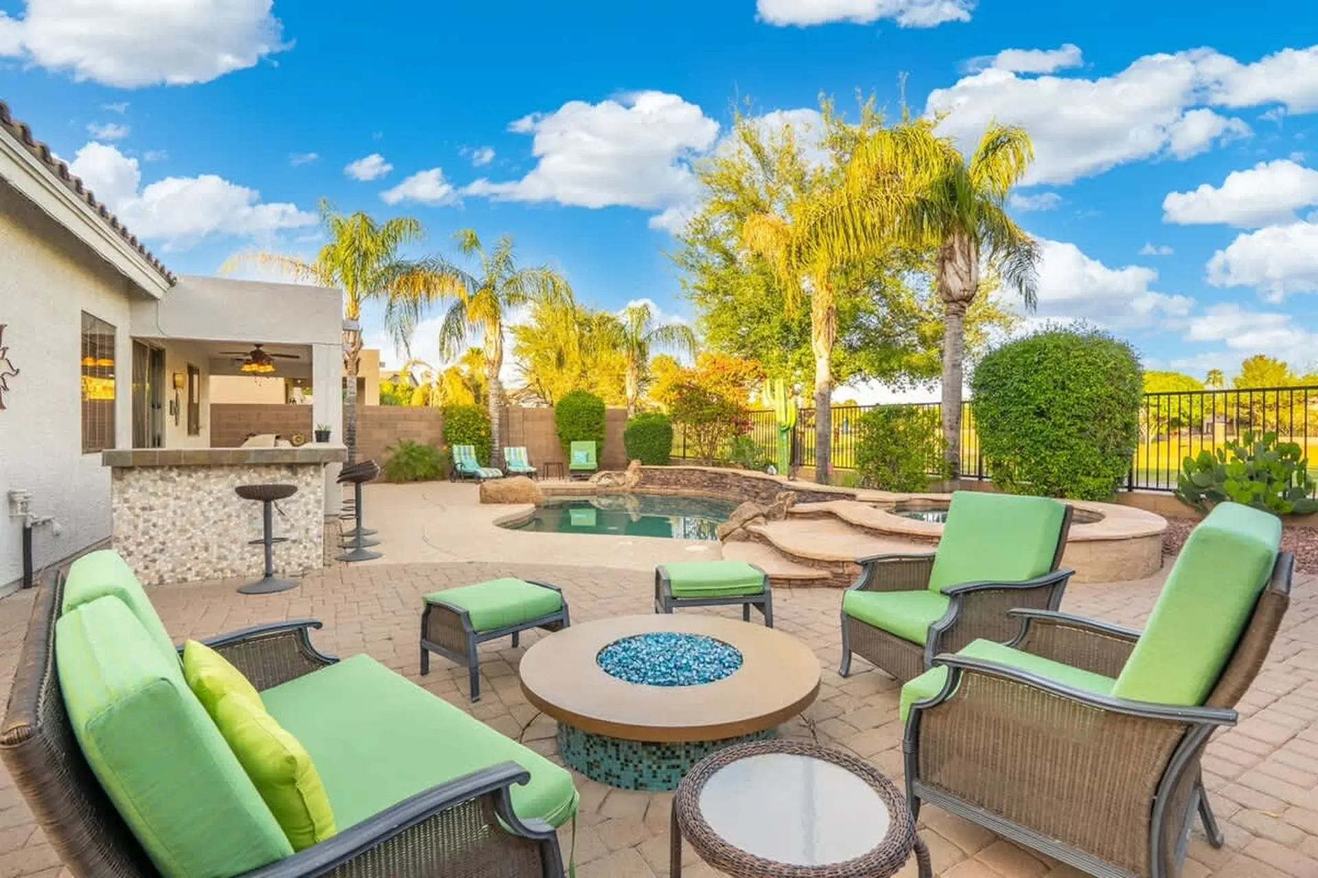 Modern 4-BR Home | Heated Pool | Jacuzzi | Grill