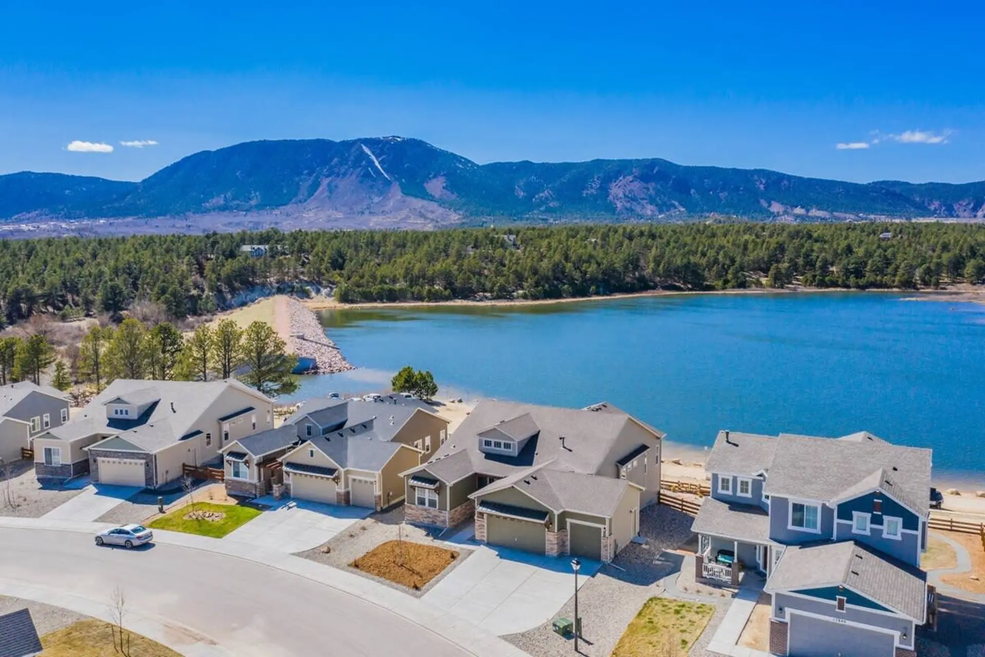 Family Lake House w/Mountain Views & Hot Tub