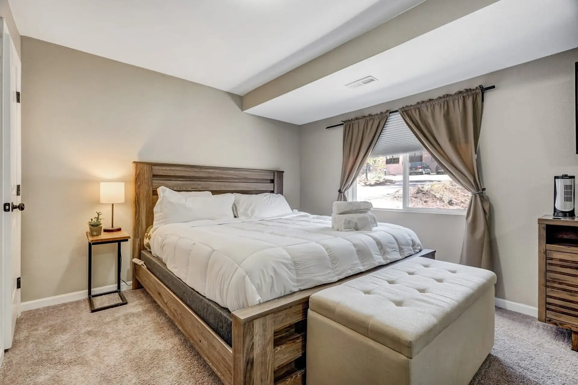 Mountain Studio: King Bed, Grill & Fire Pit