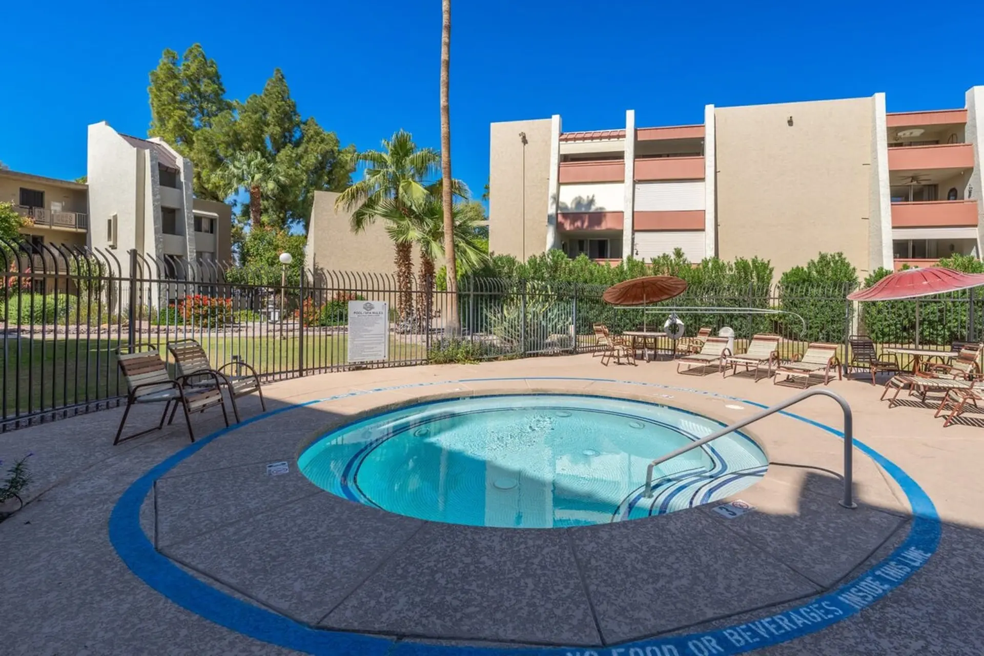 2BR | Old Town & Fashion Sq | Pool & Hot Tub