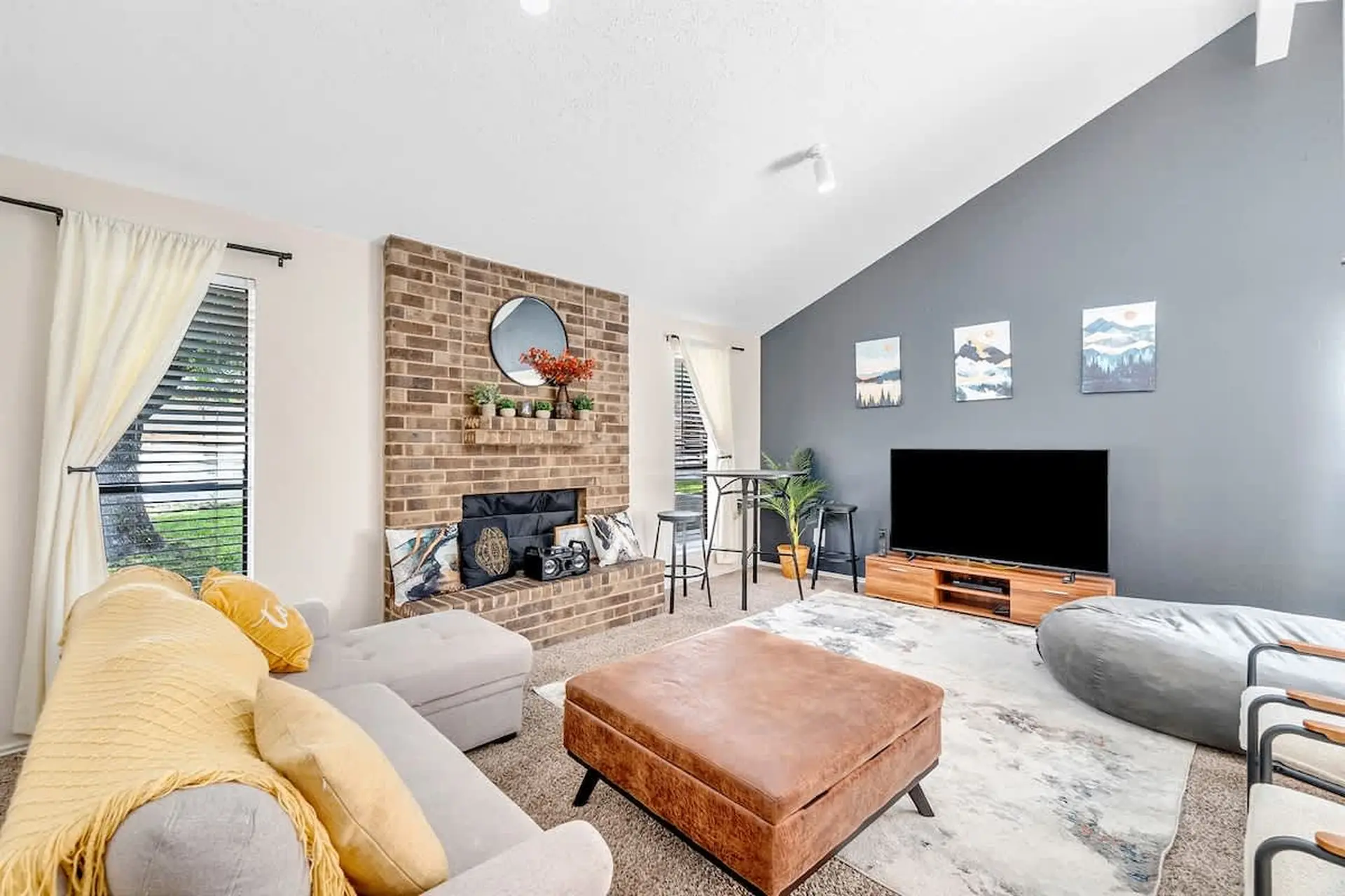 Spacious 3 Bedroom | 2 Bath Home with 6 Beds