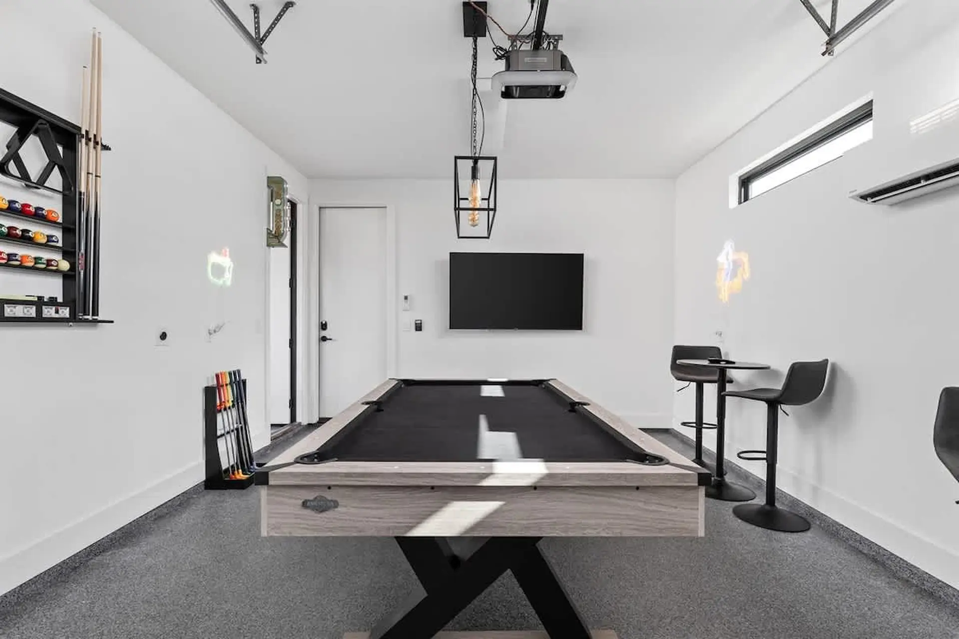 Luxury 4BR Home | Pool | Bar | Mini Putt | Sleeps