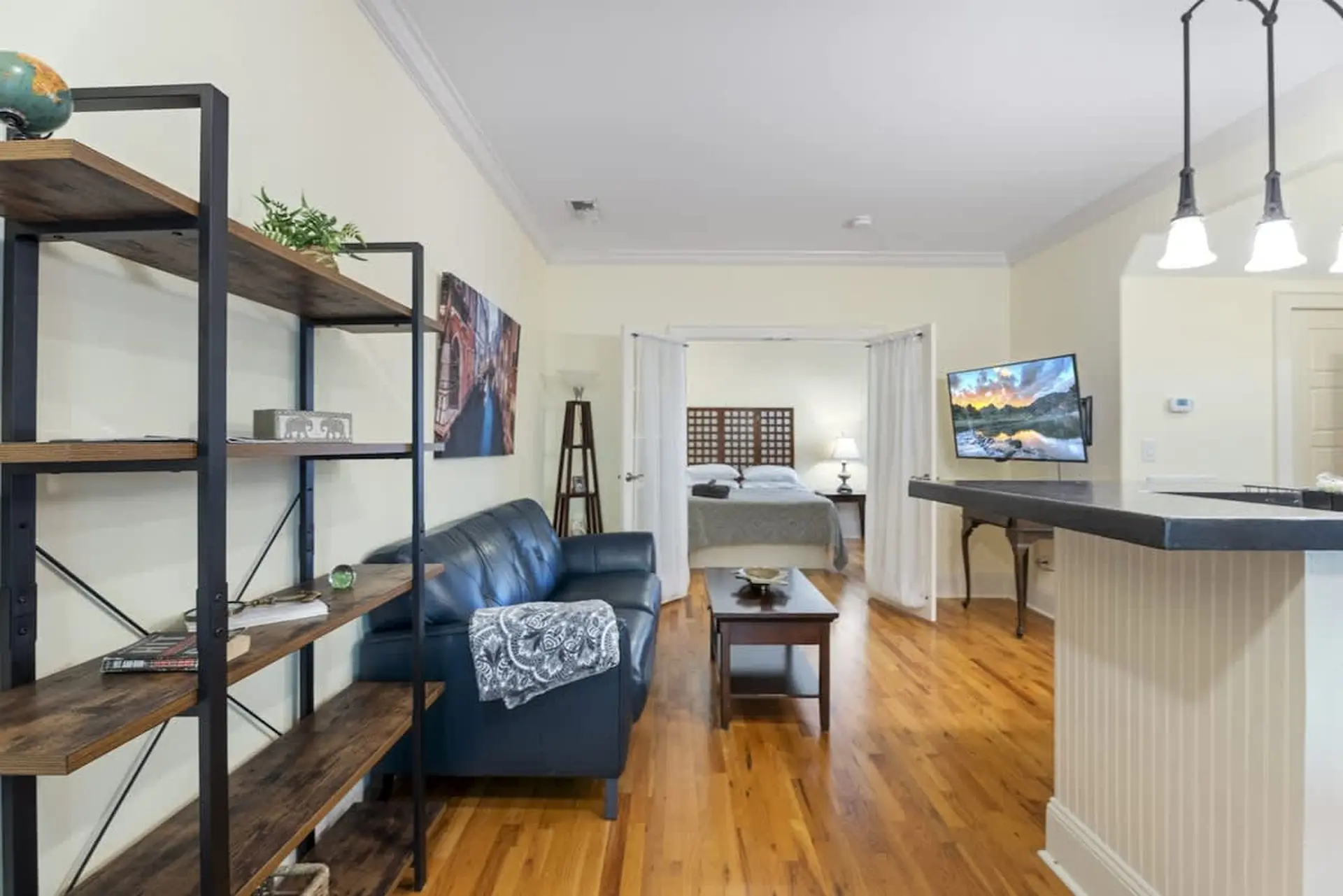 The Uptown Flat atThe Gadabout Inn, DT Wake Forest