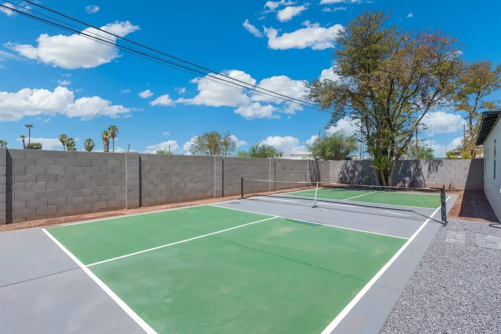Pickleball | Massive Pool | Mini Putt | 4 BR