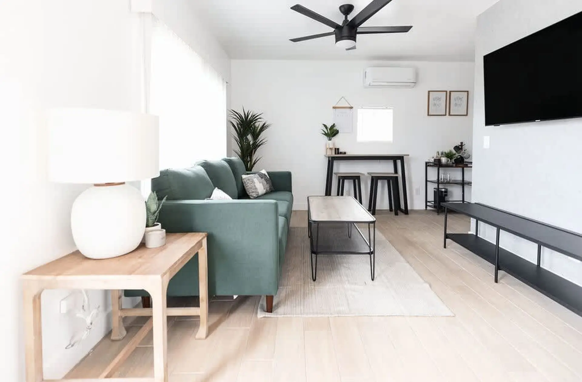 Downtown Phoenix Retreat | Minutes From Lightrail|