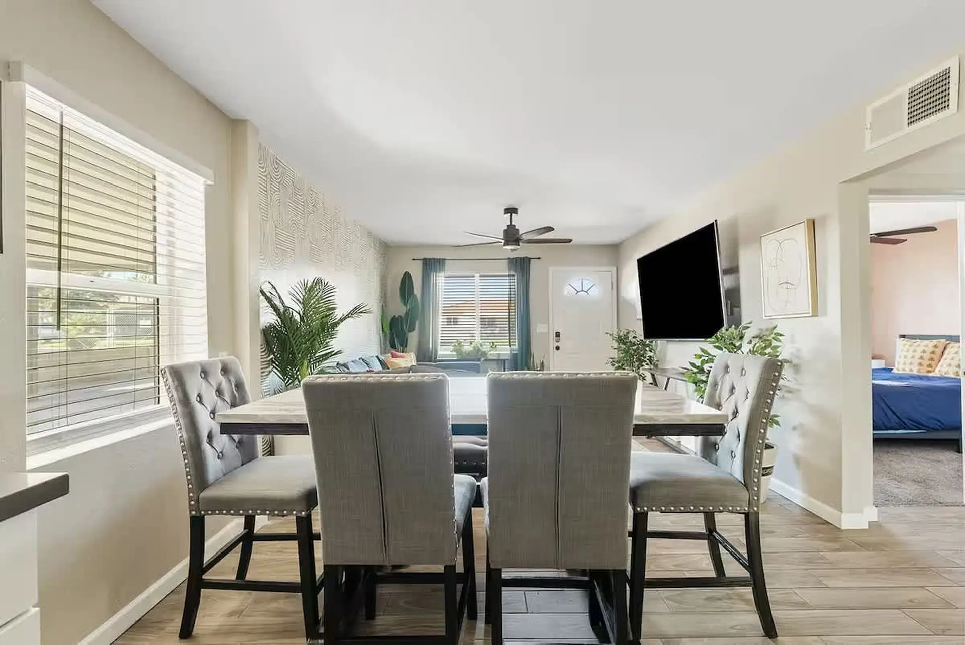 Sleeps 20 Plus | Pool & Putting Green in Paradise