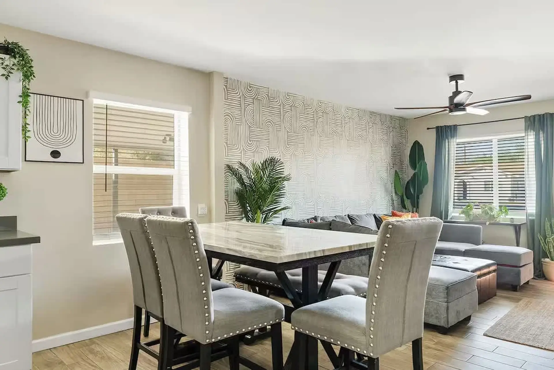 Sleeps 20 Plus | Pool & Putting Green in Paradise