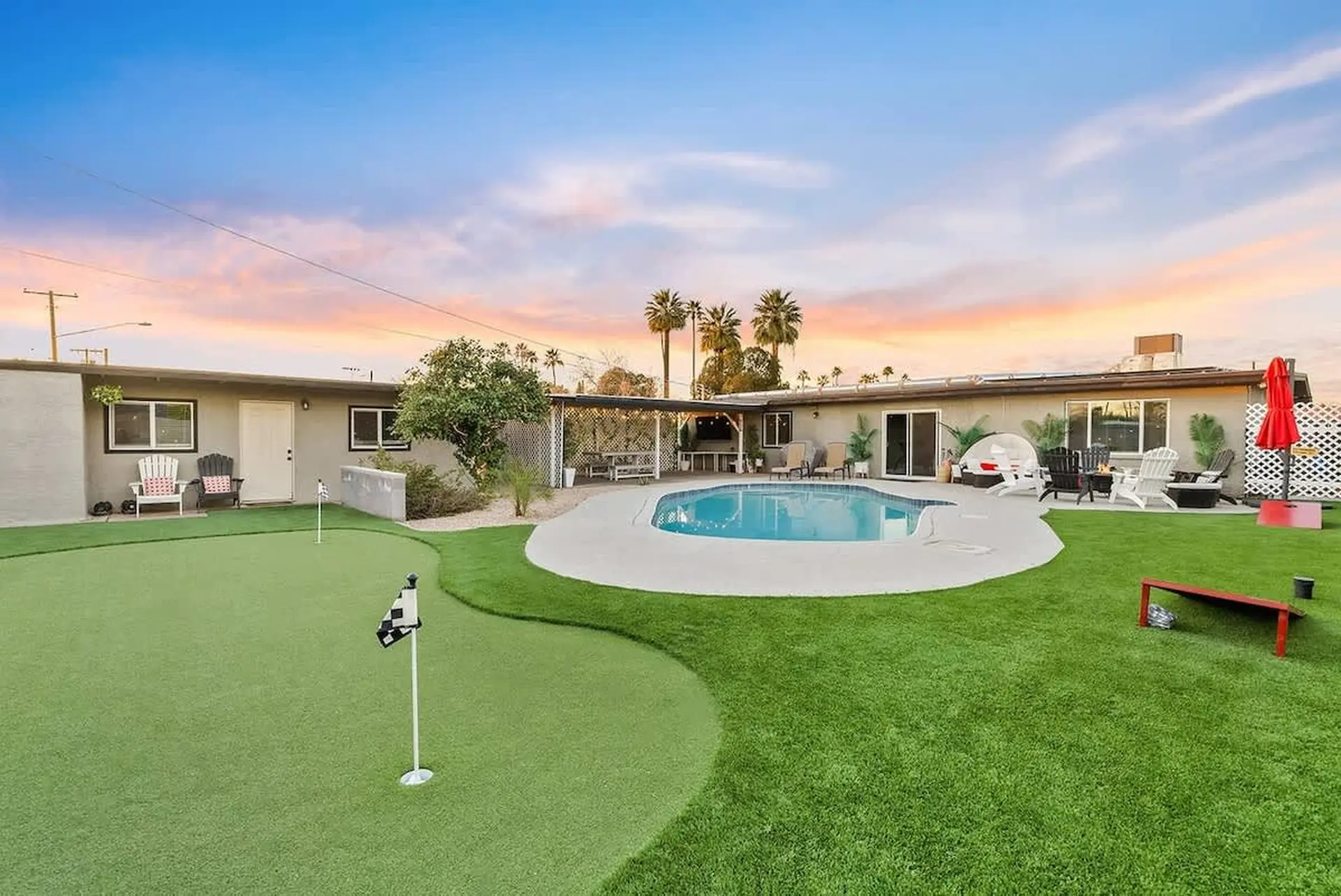 Sleeps 20 Plus | Pool & Putting Green in Paradise