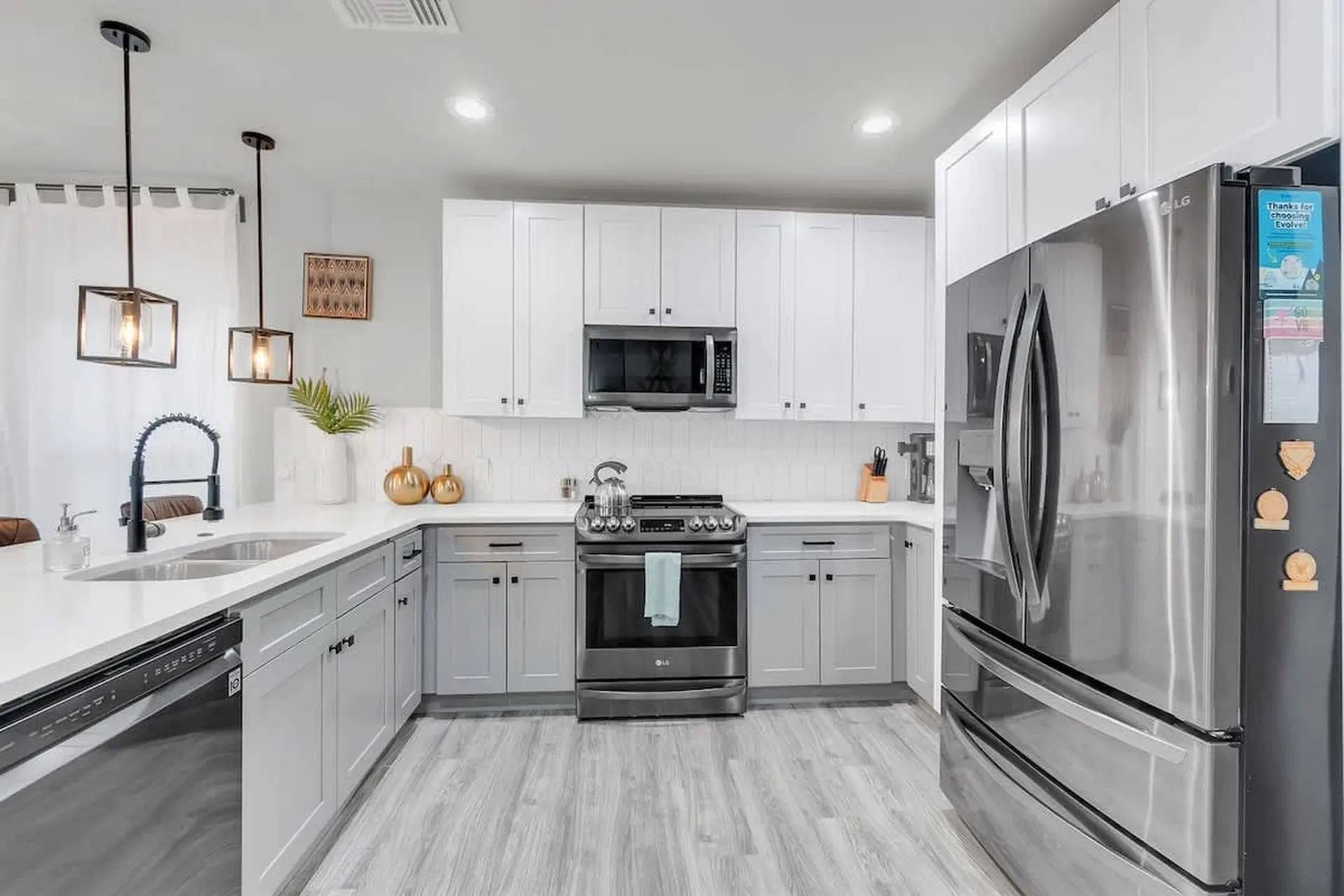 Minutes from Riverwalk | Stylish Downtown Retreat