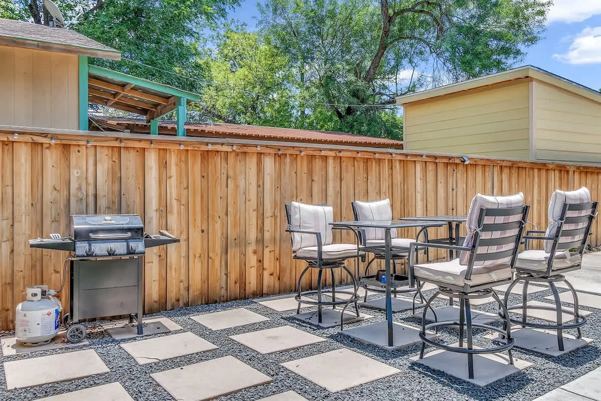 Minutes from Riverwalk | Stylish Downtown Retreat