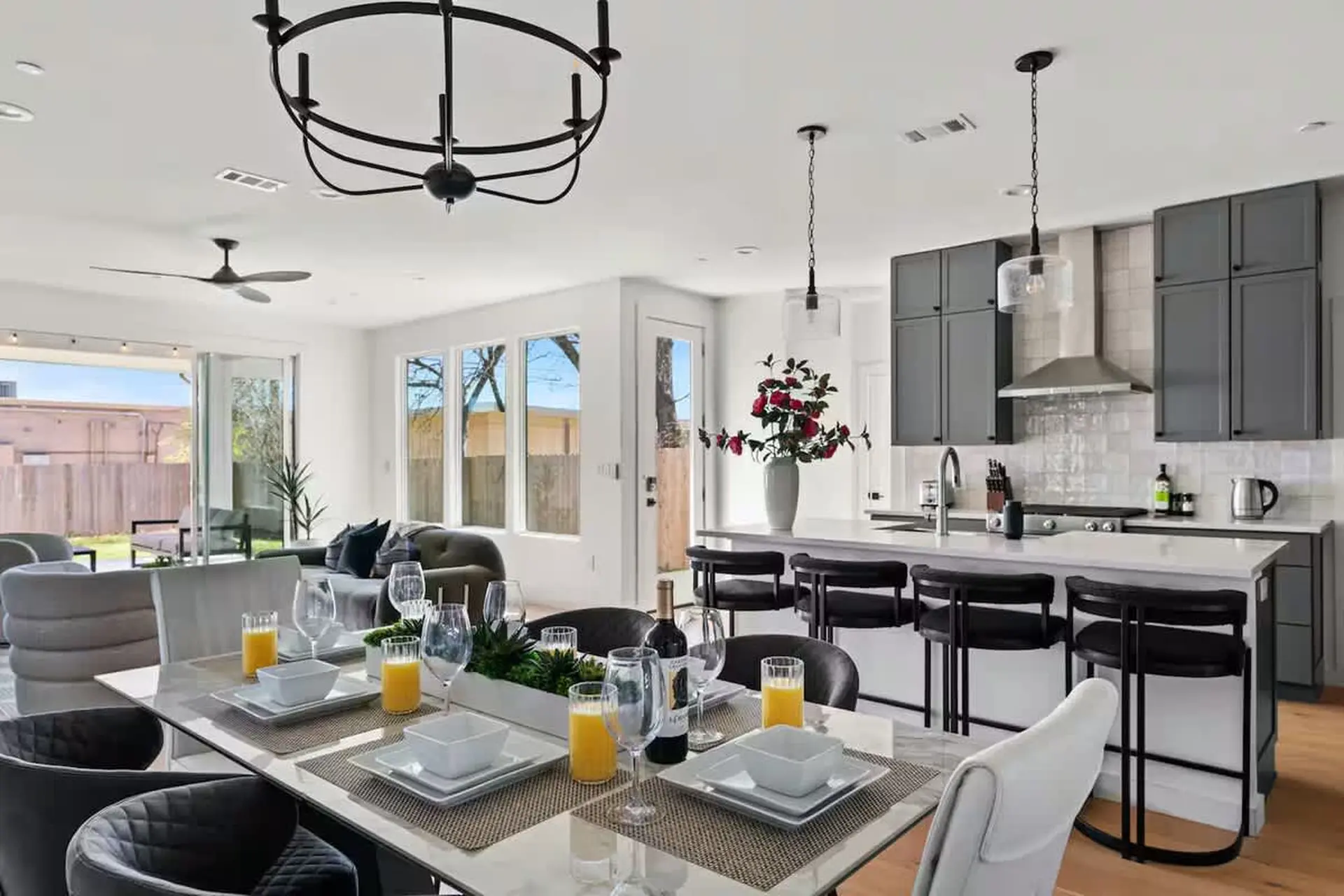 Central Austin ~ Domain ~ Q2 Stadium ~ 3 Bed Ensui