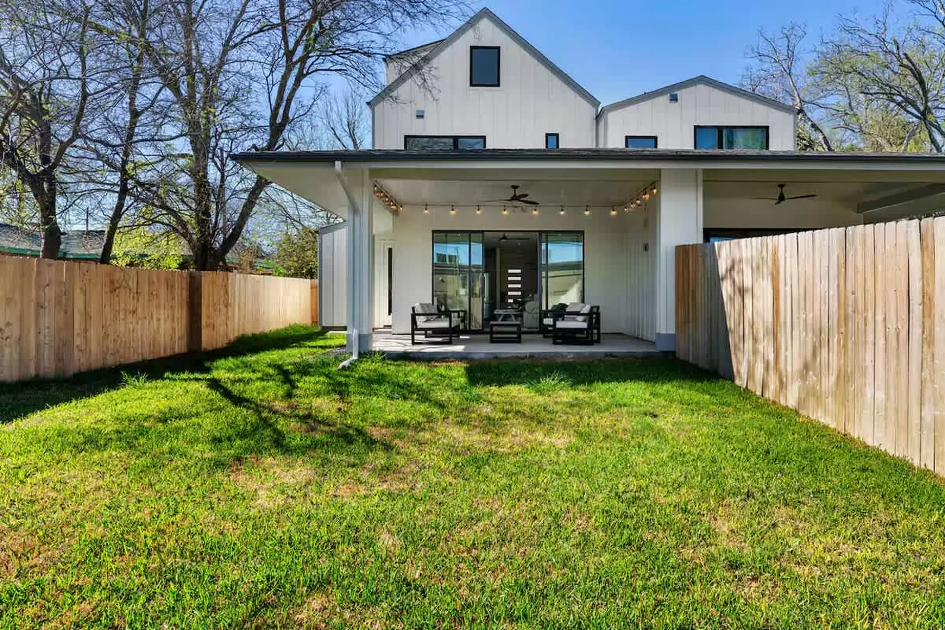 Central Austin ~ Domain ~ Q2 Stadium ~ 3 Bed Ensui