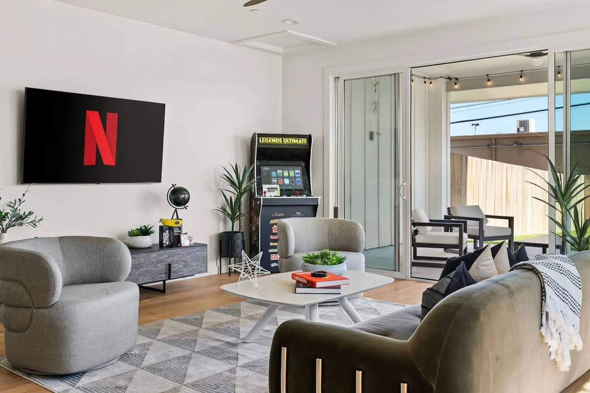 Central Austin ~ Domain ~ Q2 Stadium ~ 3 Bed Ensui