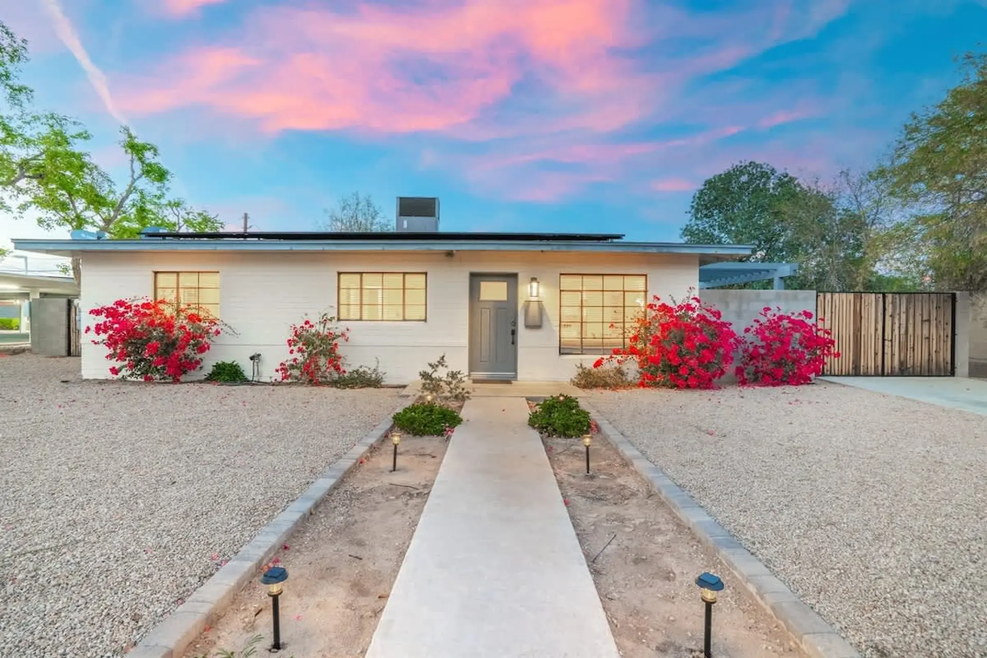 Walk 2 Old Town| Sparkling Pool | Fire Pit | Oasis