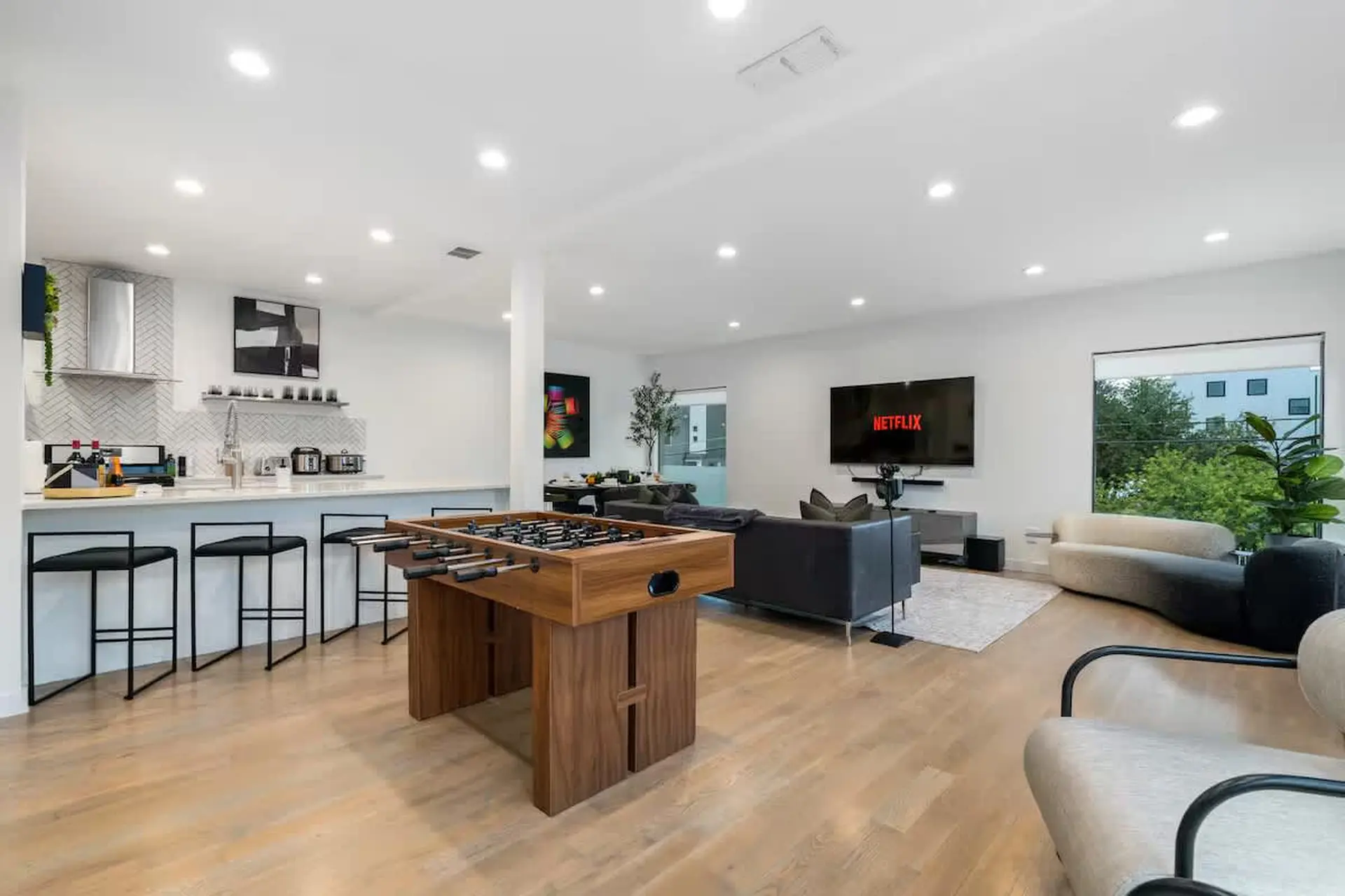 DT Dallas ~ 360 City Views ~ Sleeps 10~ 2xRooftops