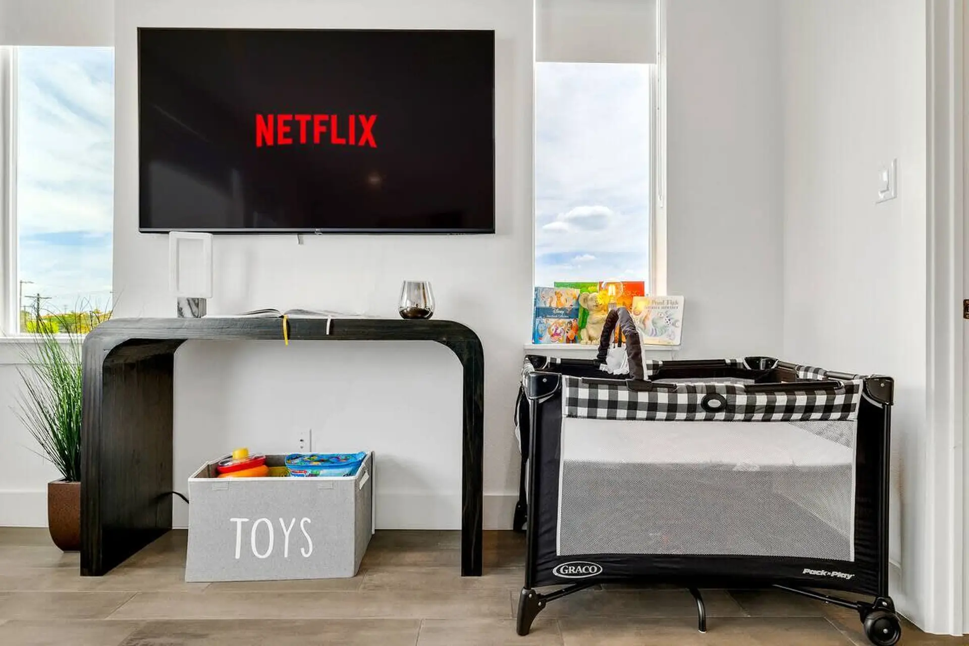 Designer Dallas Home + Rooftop + Kid Friendly Stay