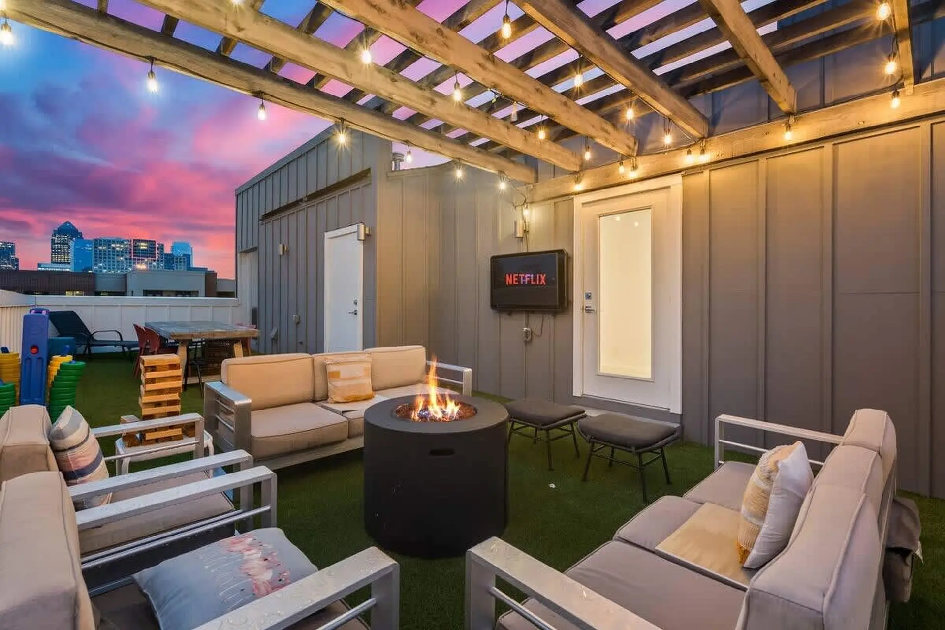 Designer Dallas Home + Rooftop + Kid Friendly Stay