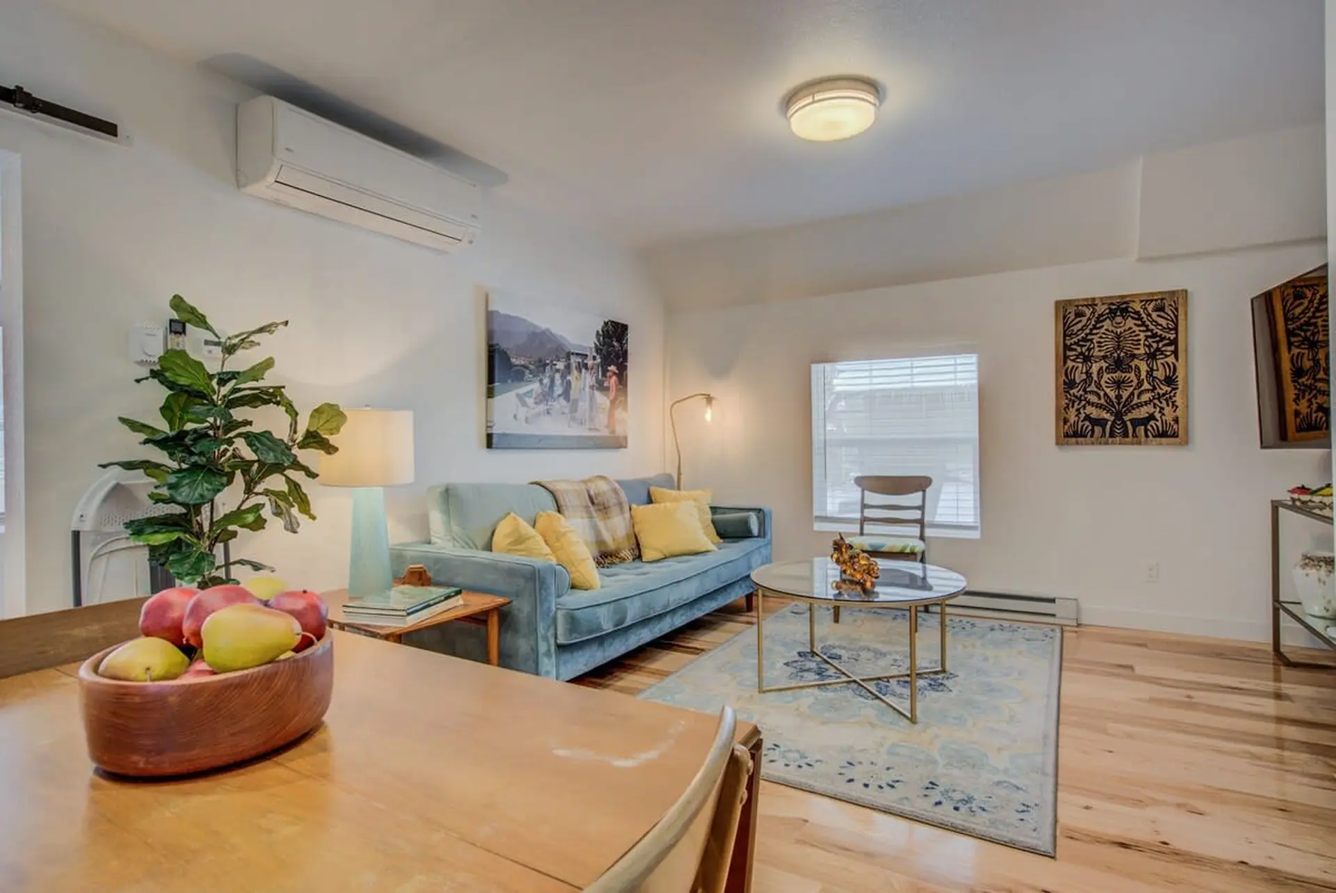 Cozy 1BR Dine, Play, & Sip in Urban Mtn Paradise!