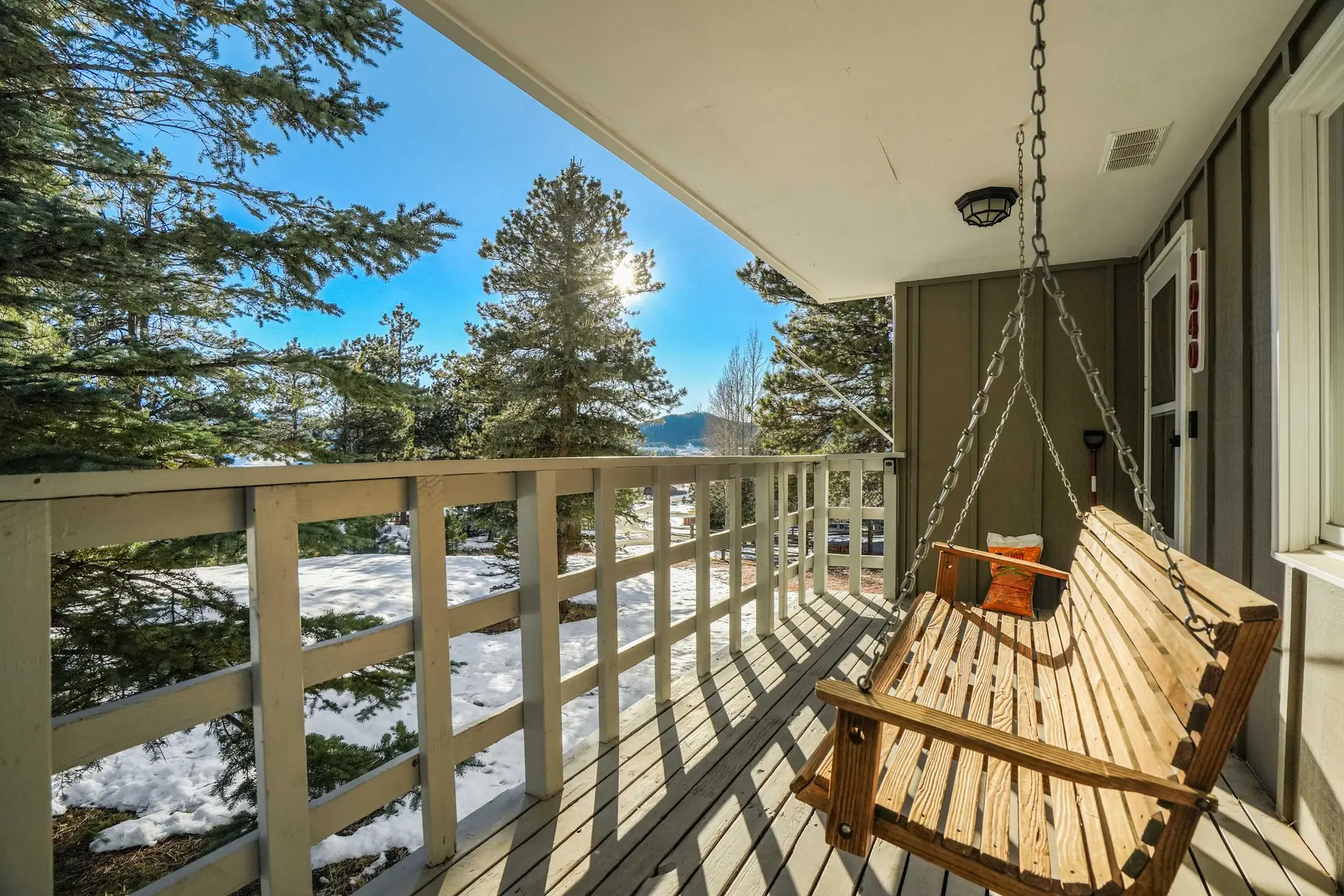 Altitude Oasis | Pikes Peak Views | Hot Tub & BBQ
