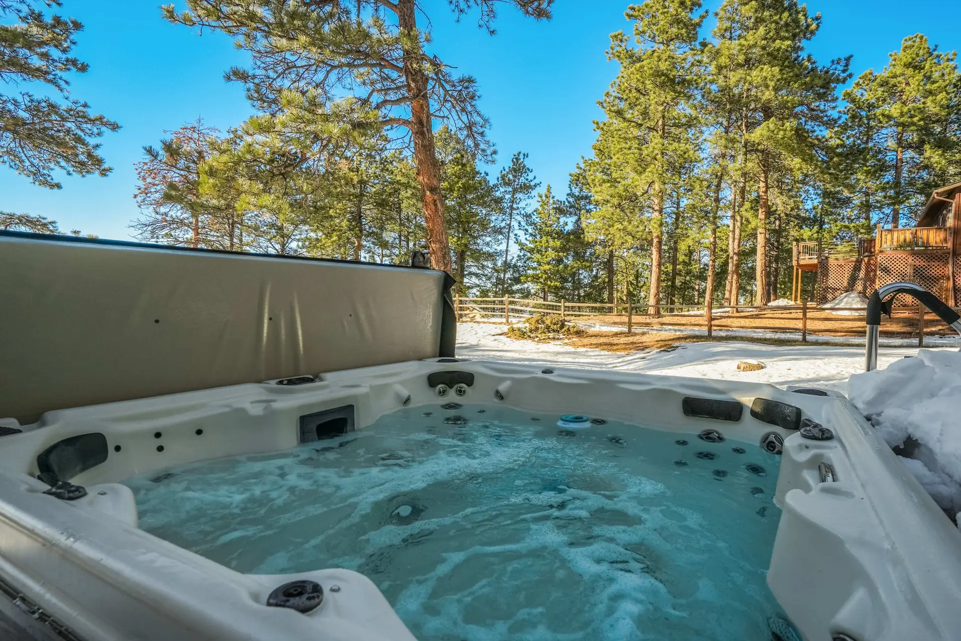 Altitude Oasis | Pikes Peak Views | Hot Tub & BBQ