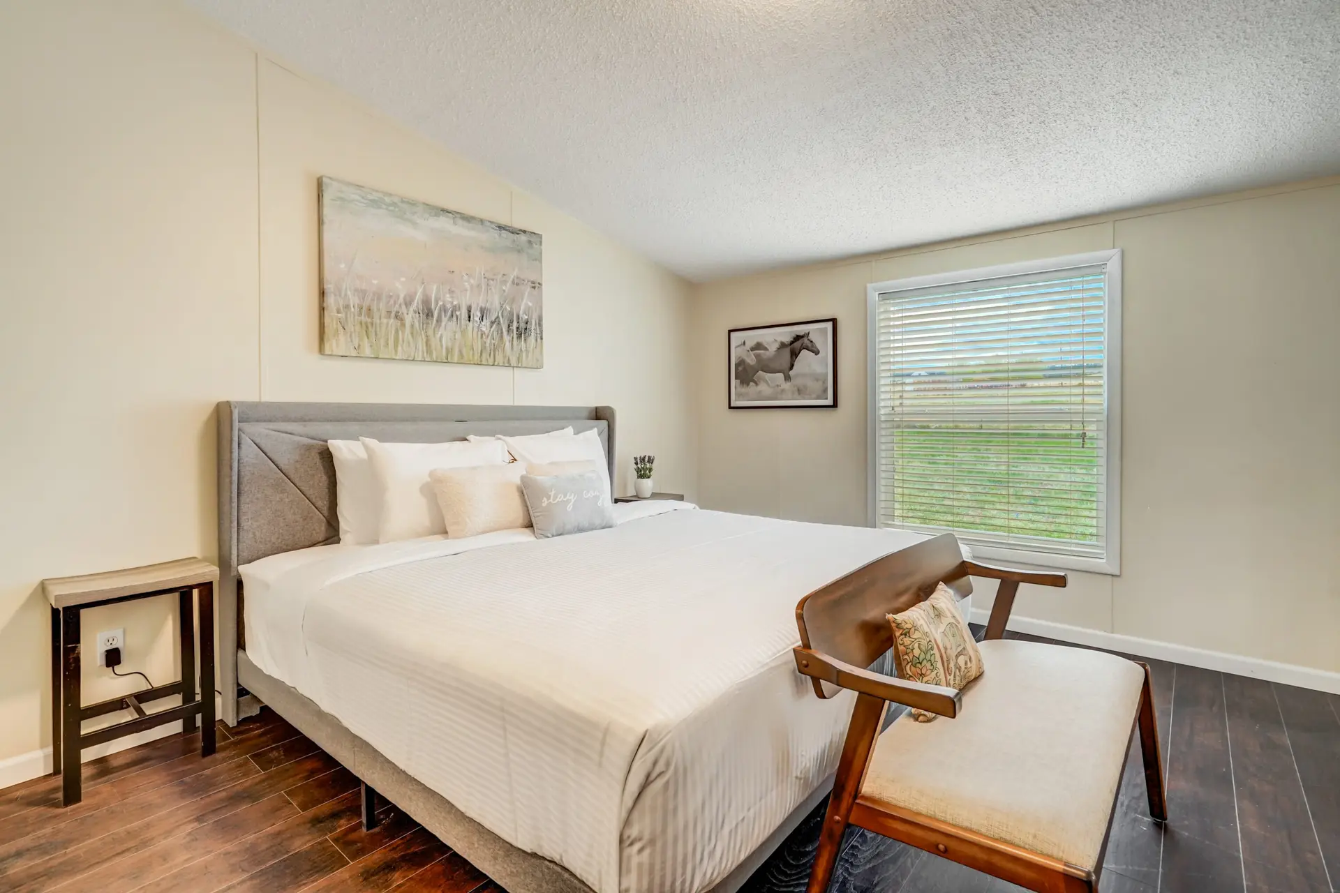 3 BD, Poker, Pool Table, Foosball, Hot tub & more!