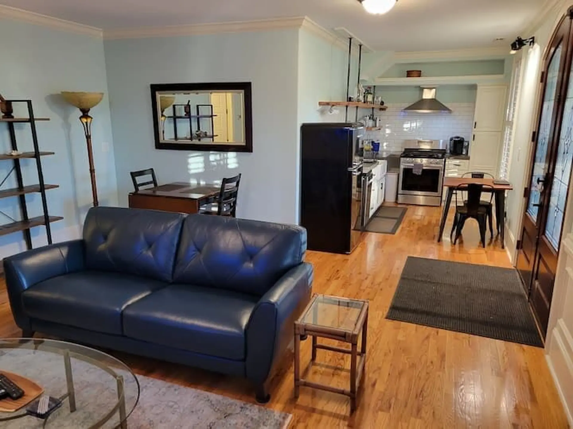 Junie's Flat at The Gadabout Inn | Cozy 1-BR | DT