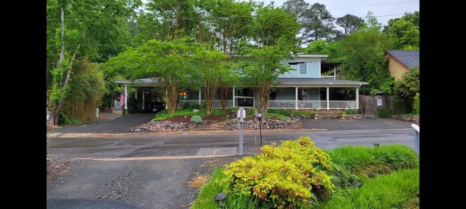 Junie's Flat at The Gadabout Inn | Cozy 1-BR | DT