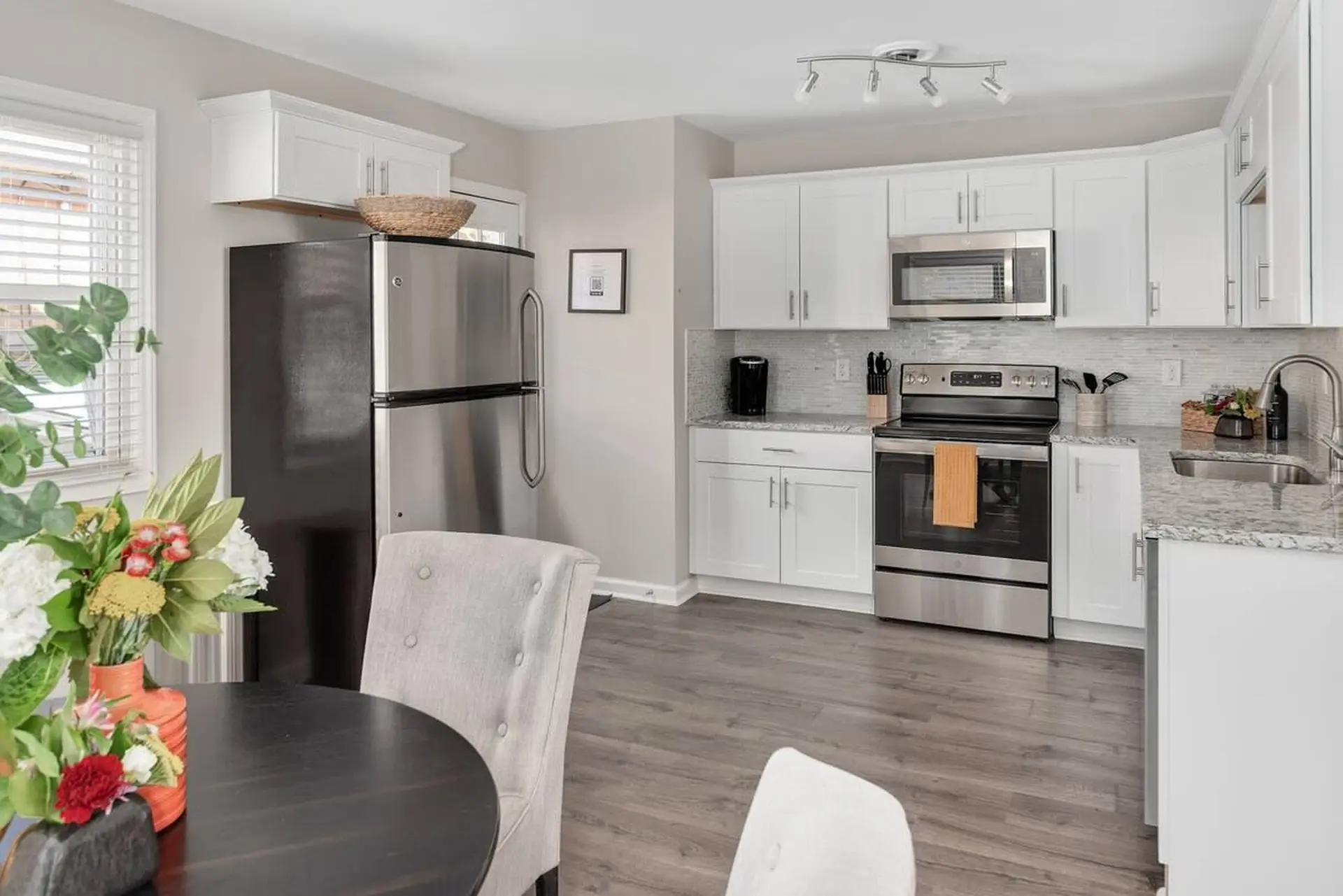 Vibrant 3-BR Home | Downtown | Sleeps 6 | NC