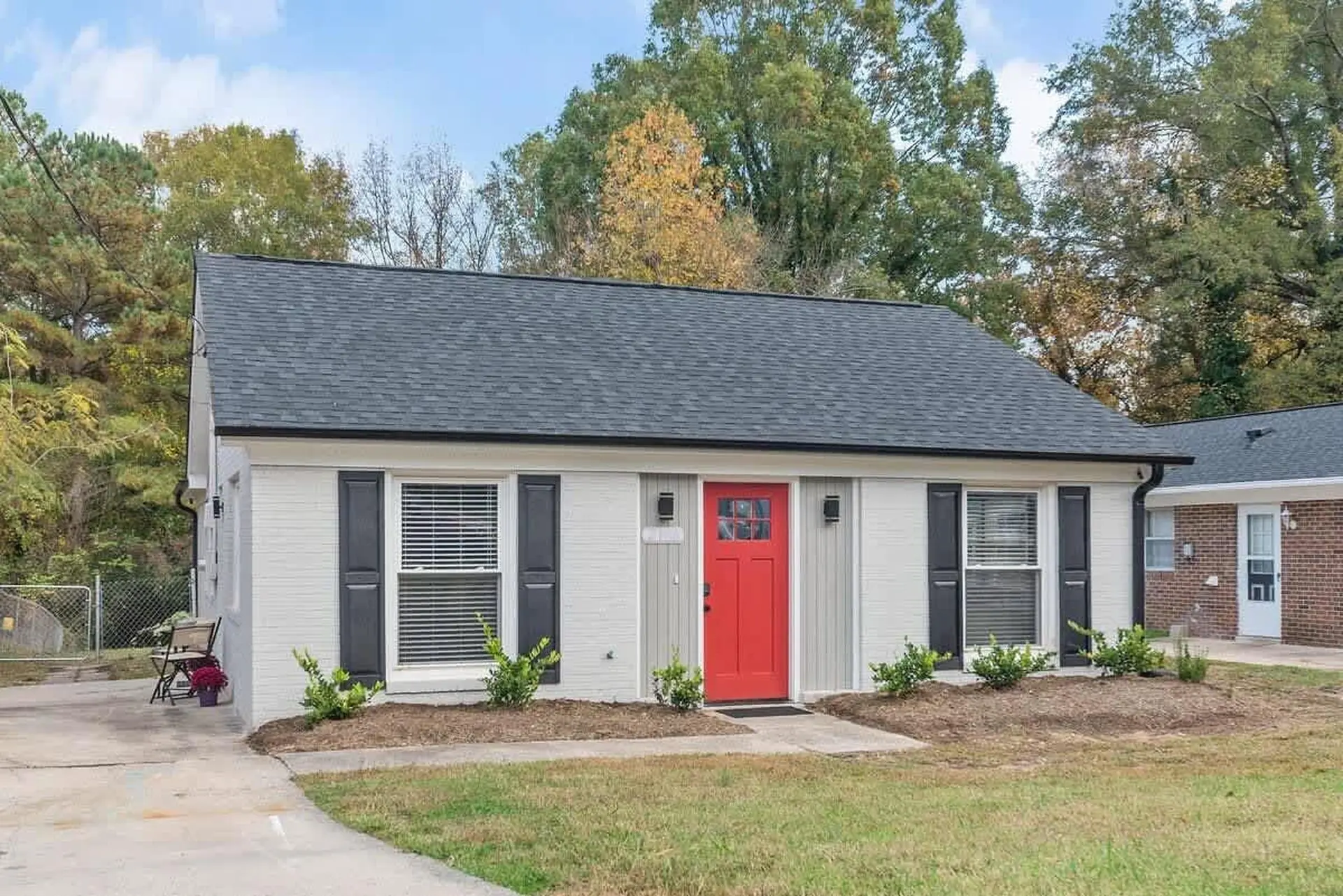 Vibrant 3-BR Home | Downtown | Sleeps 6 | NC