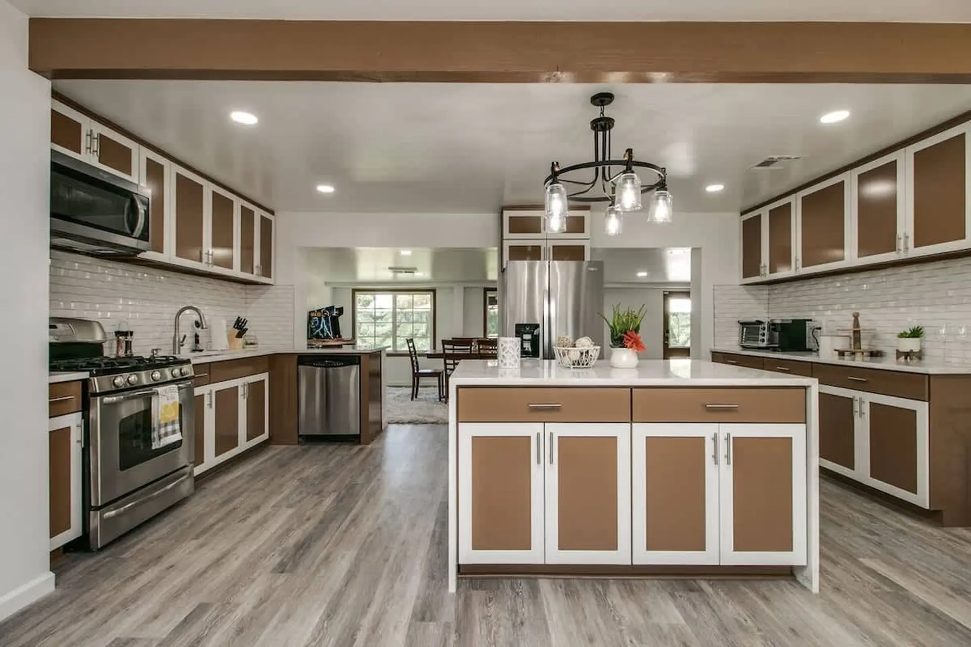 Downtown Phoenix Retreat | Jacuzzi | Games & More!