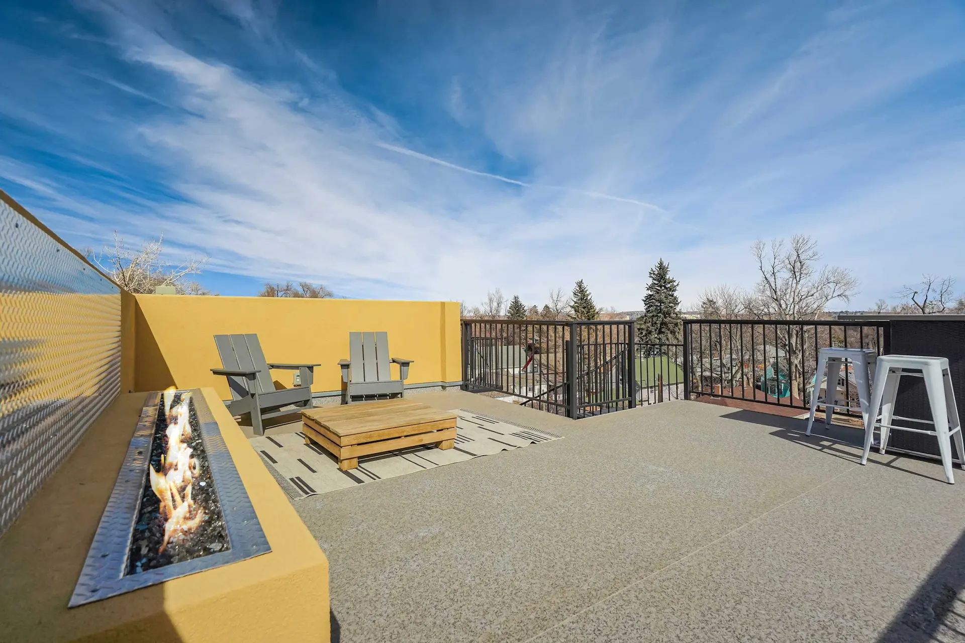 The Chestnut | Downtown | Rooftop Deck w/Firepit