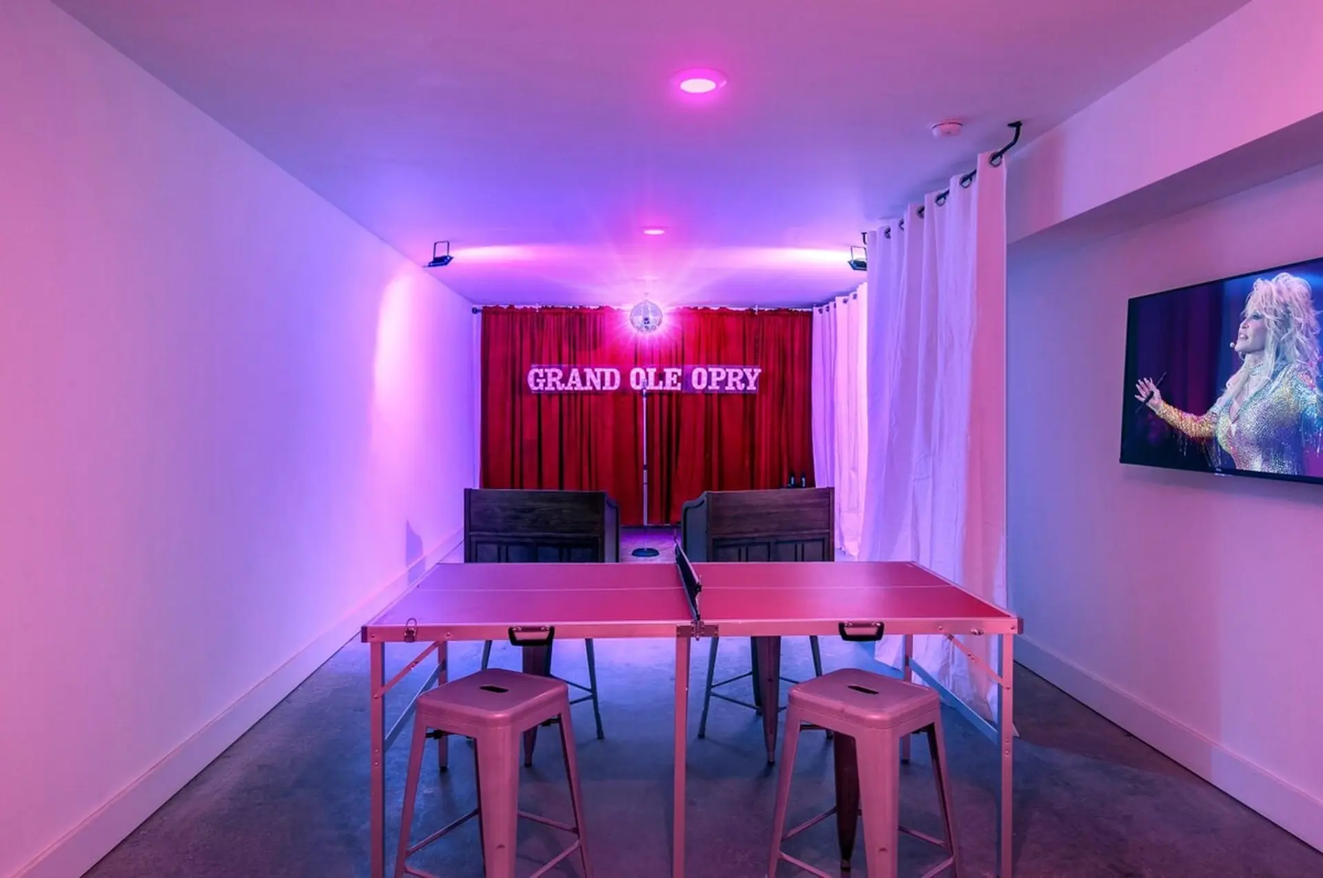 Rooftop & Karaoke Oasis Near Downtown