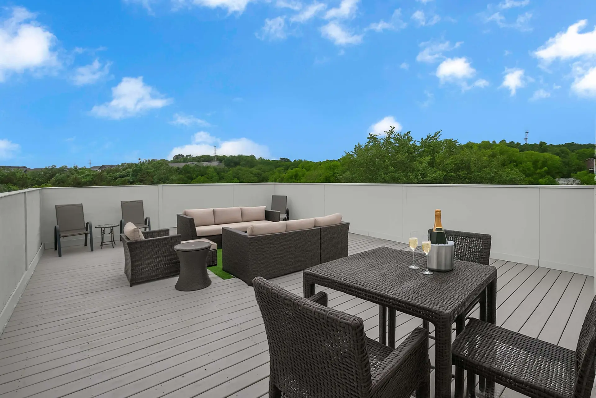 Rooftop Deck & Lush Yard for Summer Gatherings