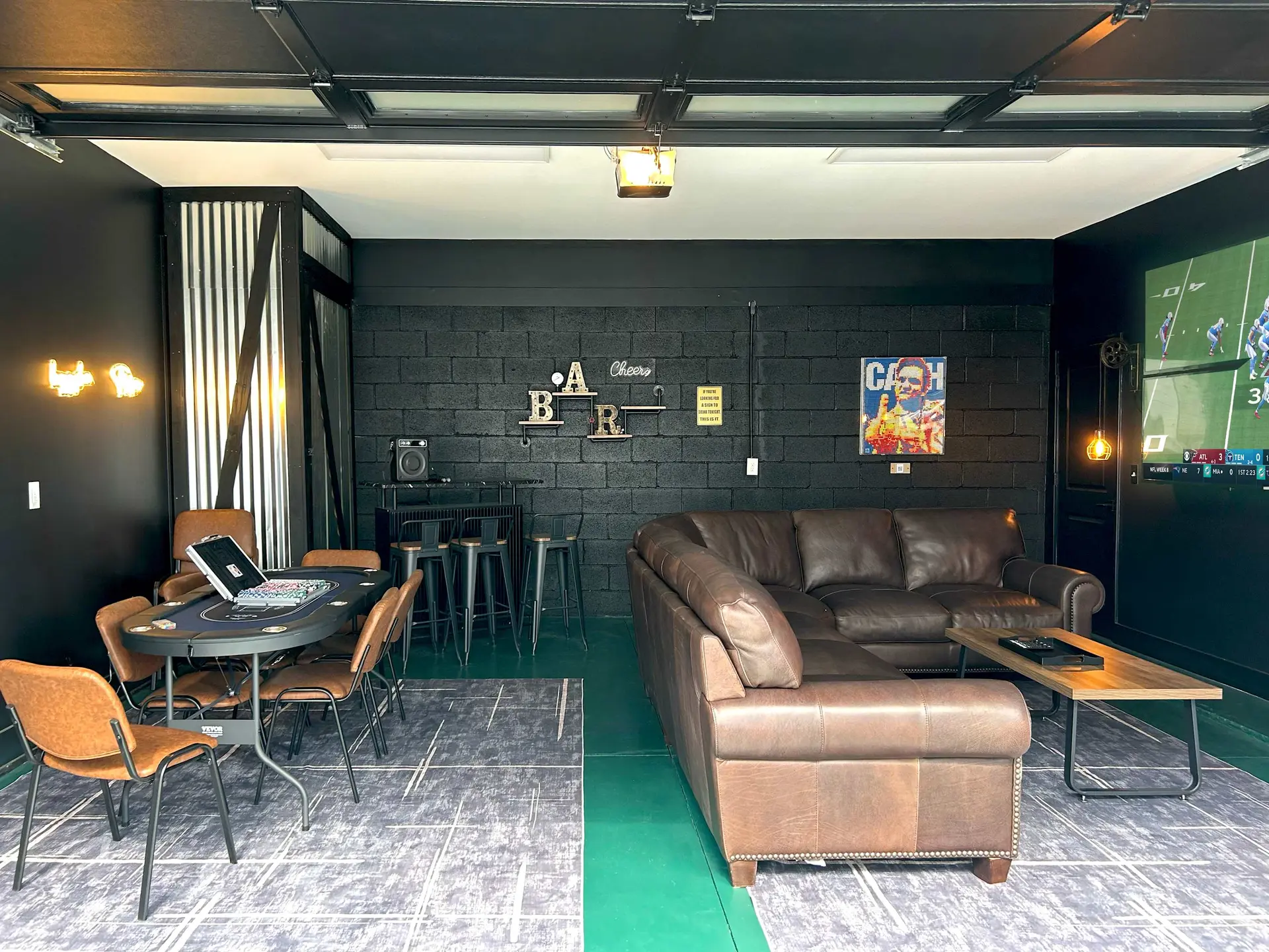 New! Hot Tub, Rooftop Decks, City Views, Poker