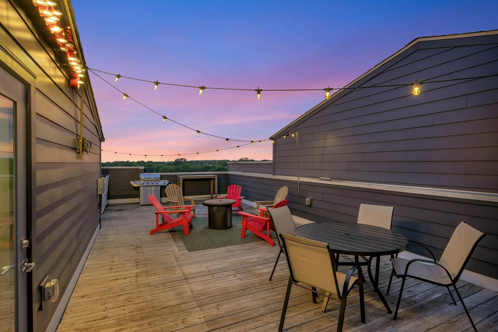 Fun Fall Vibes With Rooftop & Grill Near Downtown