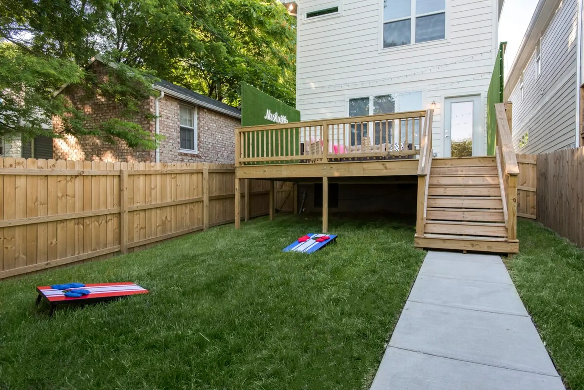 Elvis, Dolly & Cash: Gourmet Kitchen Private Patio