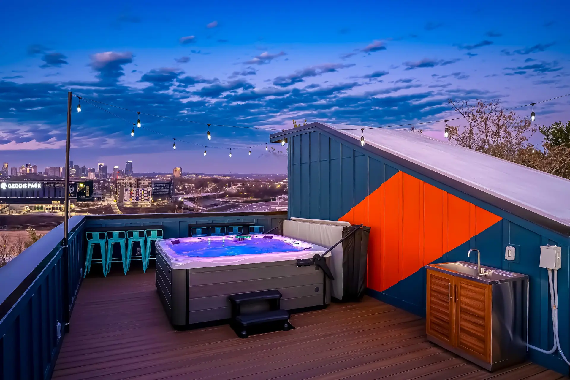 Luxury Rooftop Hot Tub, Sauna, & MLS Stadium Views