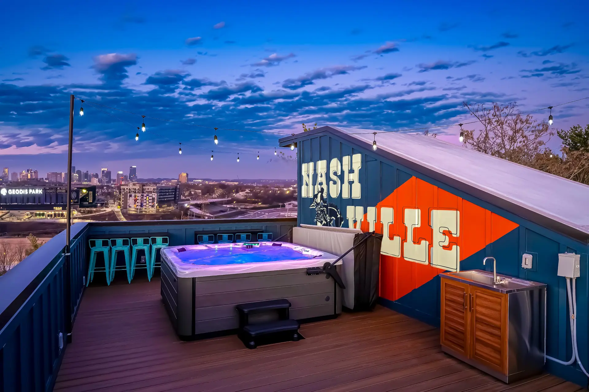 Twin Homes: Hot Tub Rooftop Game Zone at Nashville