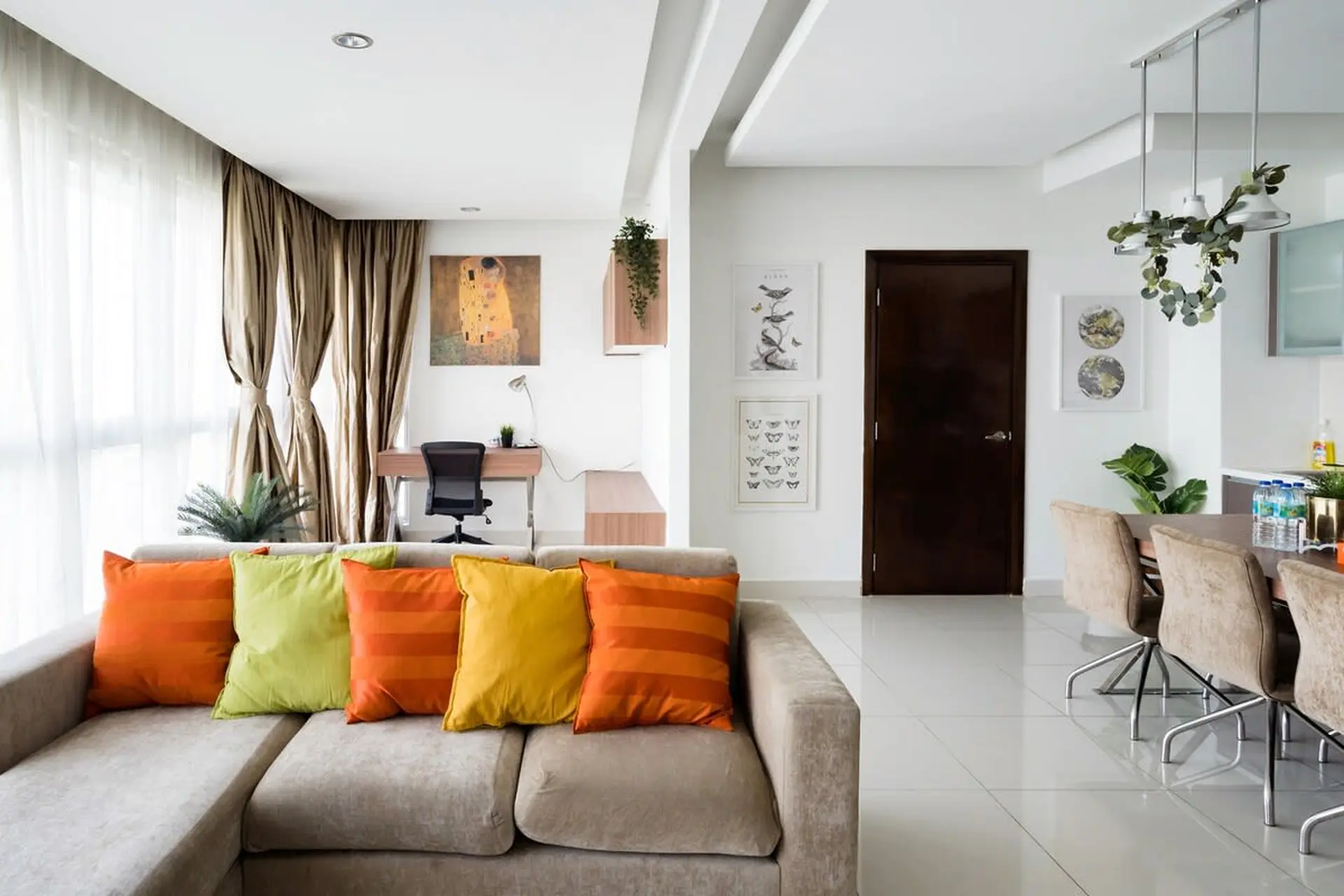 Float in the Infinity Pool of a Gorgeous Apartment