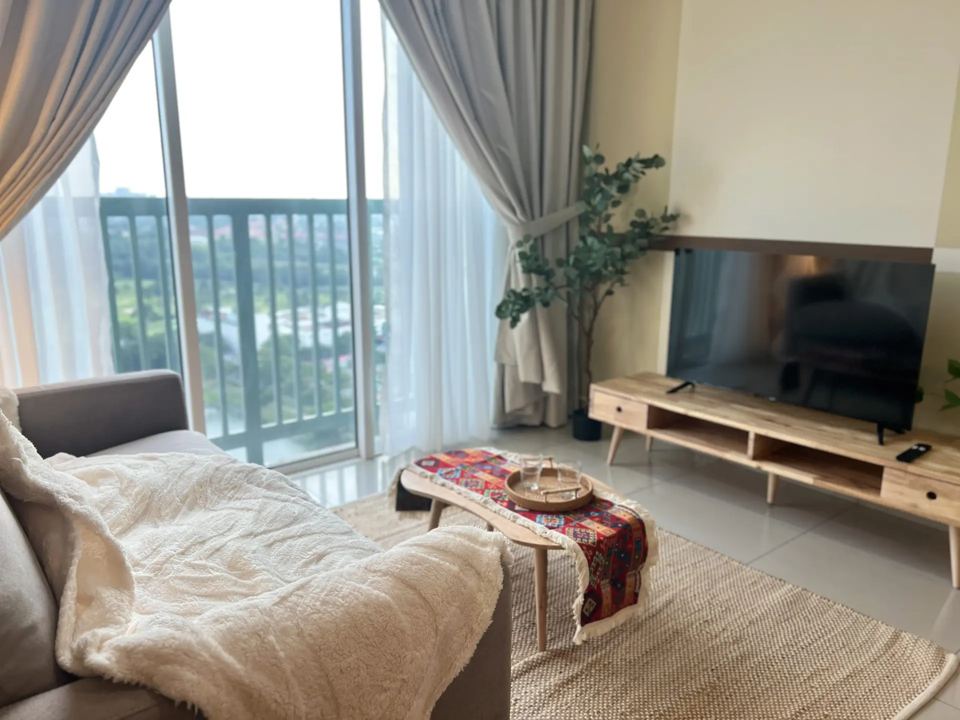 Plaza Kelana Jaya: 3-Bedroom Zen Rattan Retreat