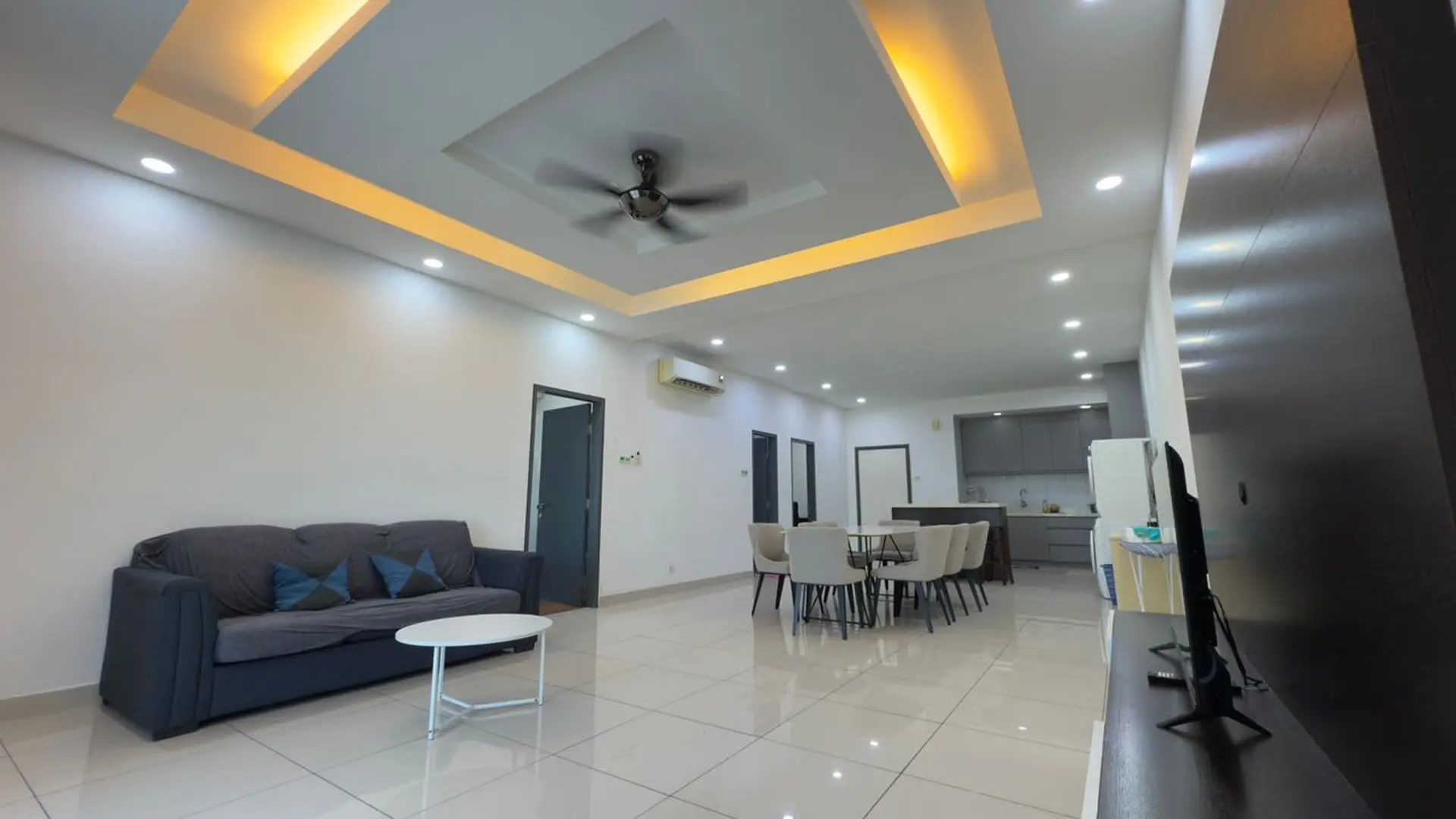Damen Residence: 2-Bedroom with Sky Pool