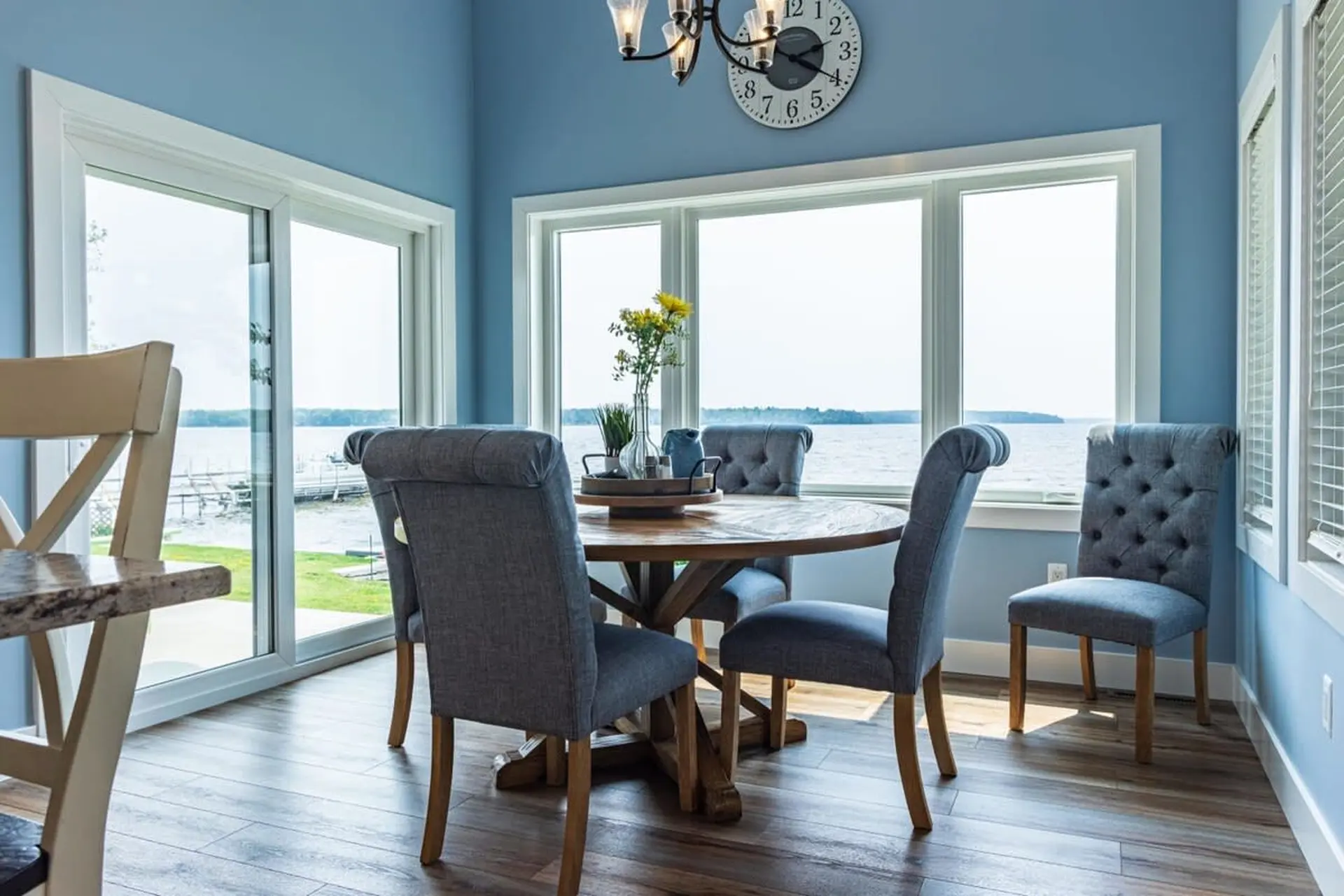 Rare Find|Lakefront Cabin w/ TWO Master Suites