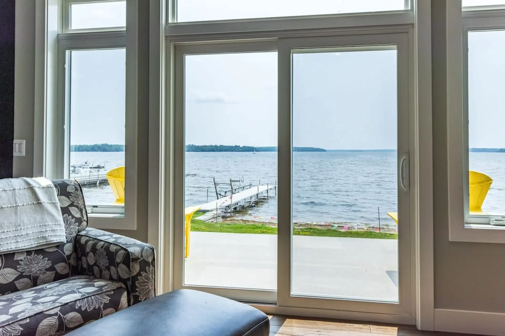 Rare Find|Lakefront Cabin w/ TWO Master Suites