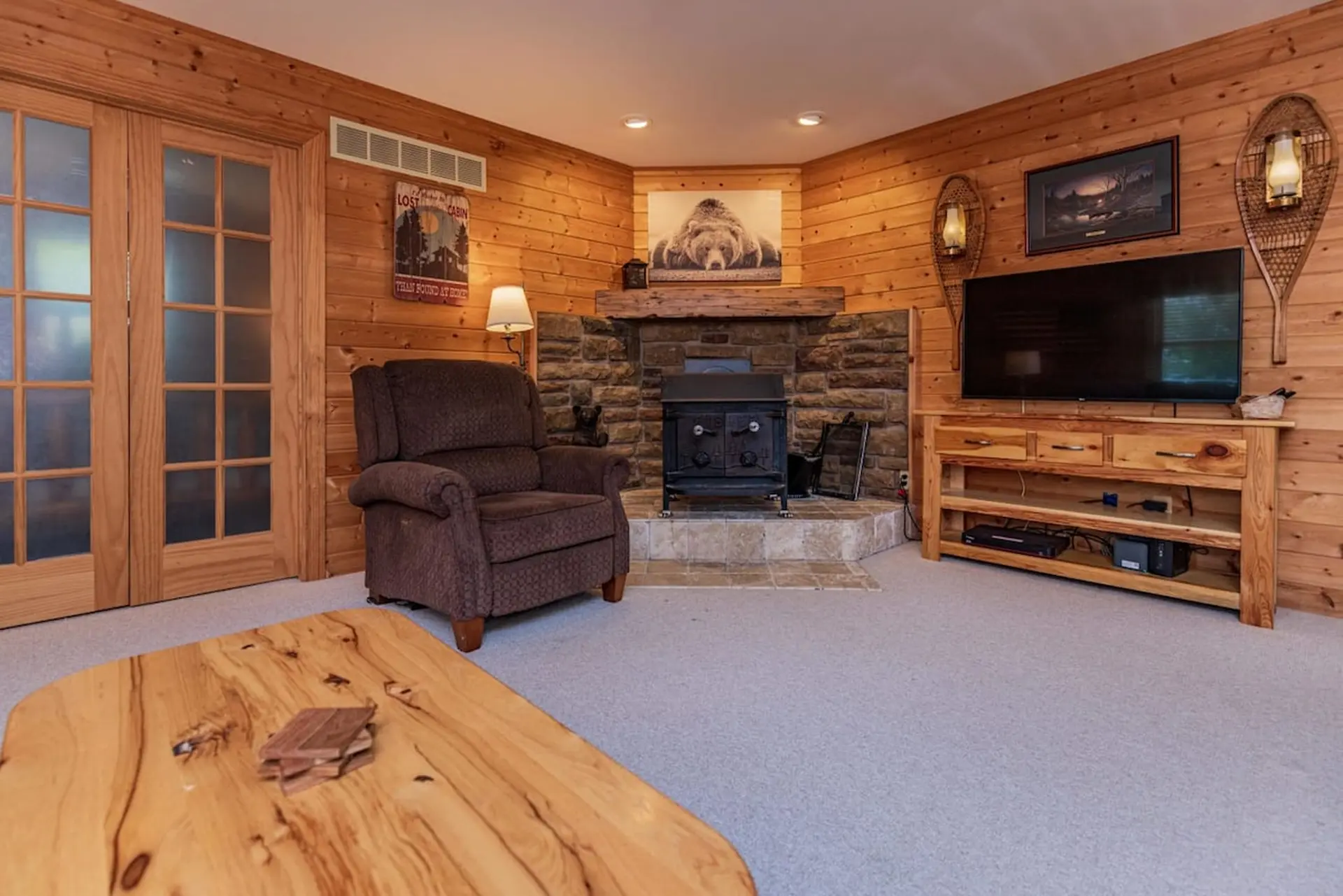 Snowmobile-Friendly | Winter Lake Cabin Retreat