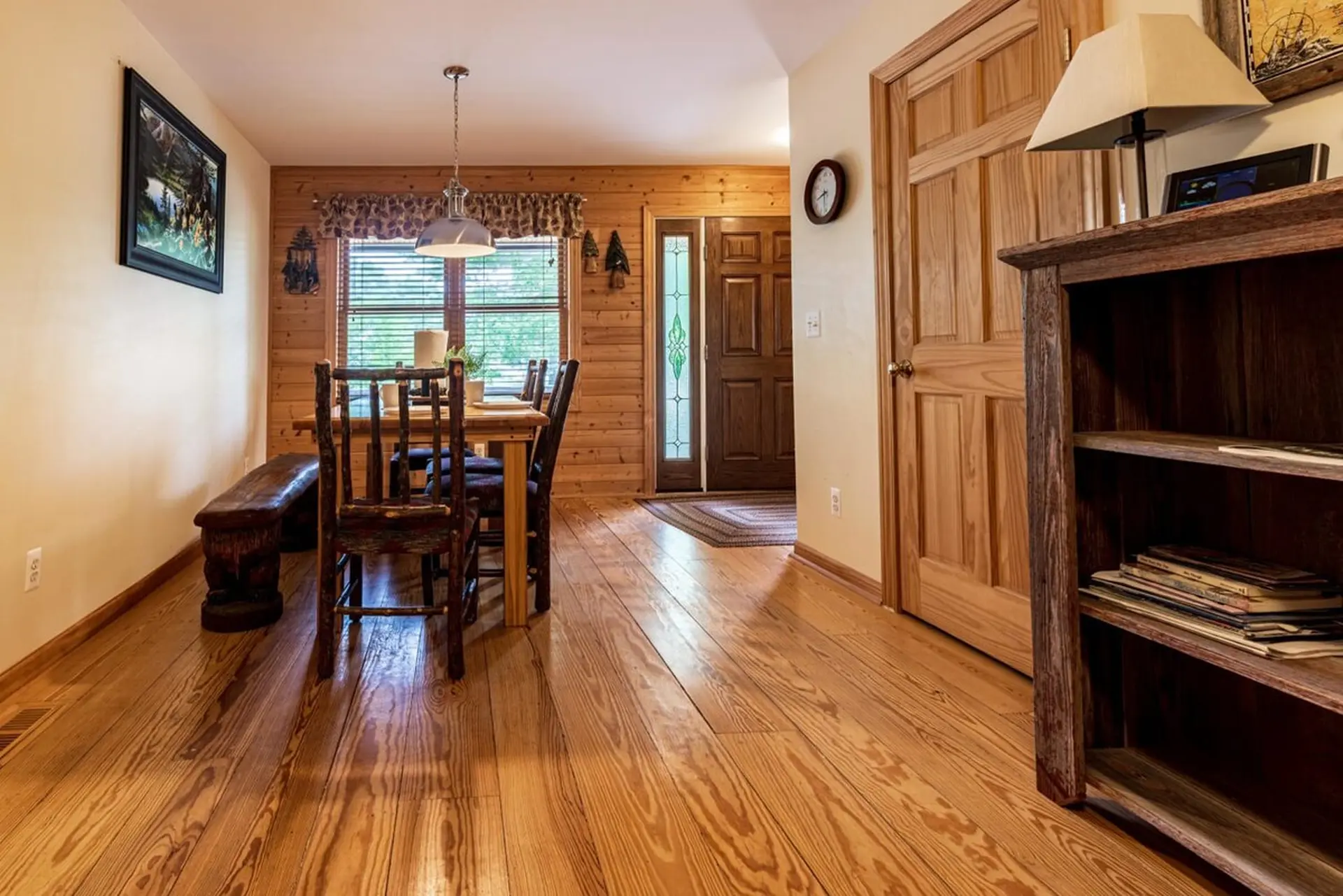 Snowmobile-Friendly | Winter Lake Cabin Retreat