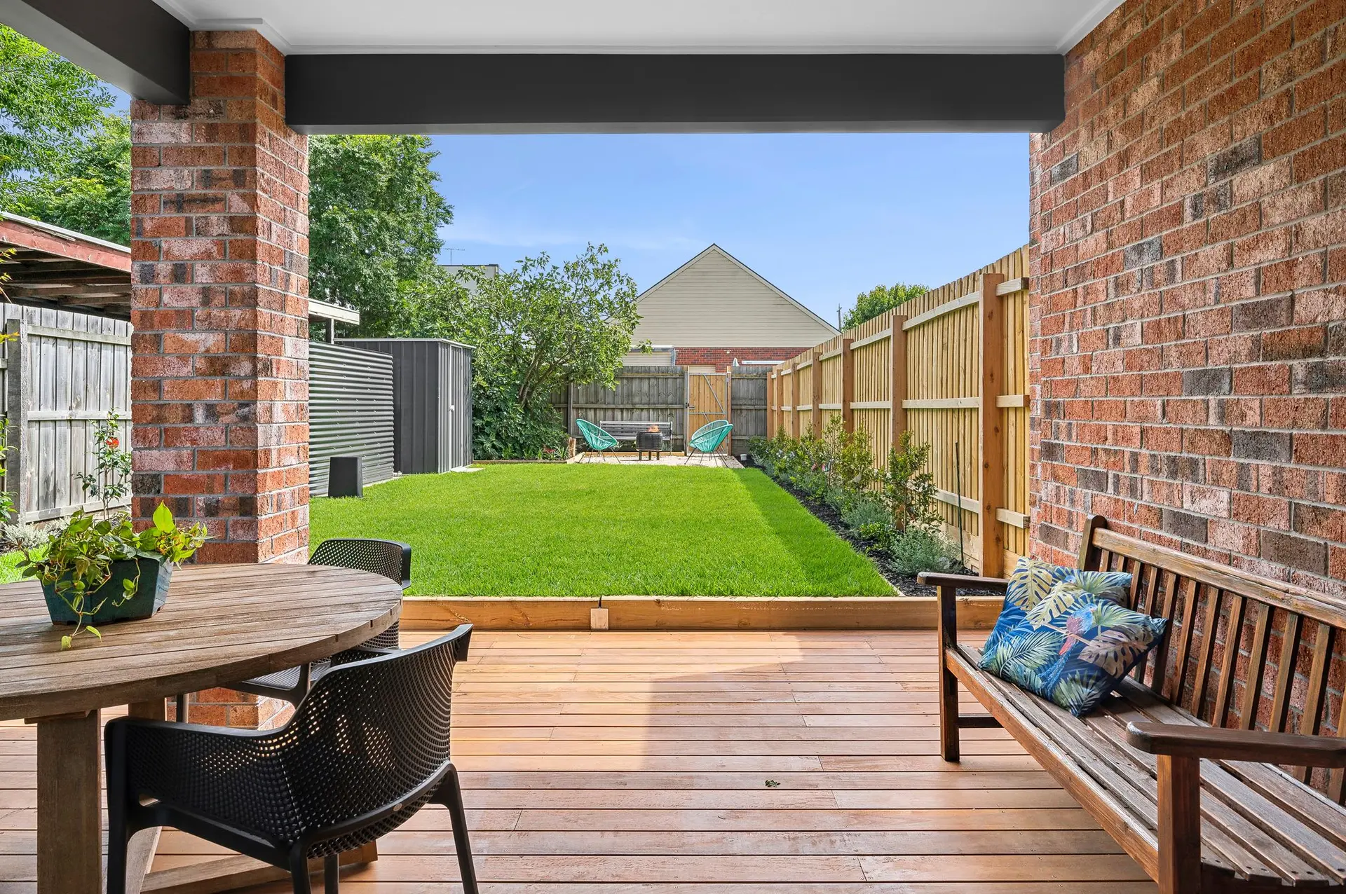 St Helens I Stunning Family Townhouse in Geelong